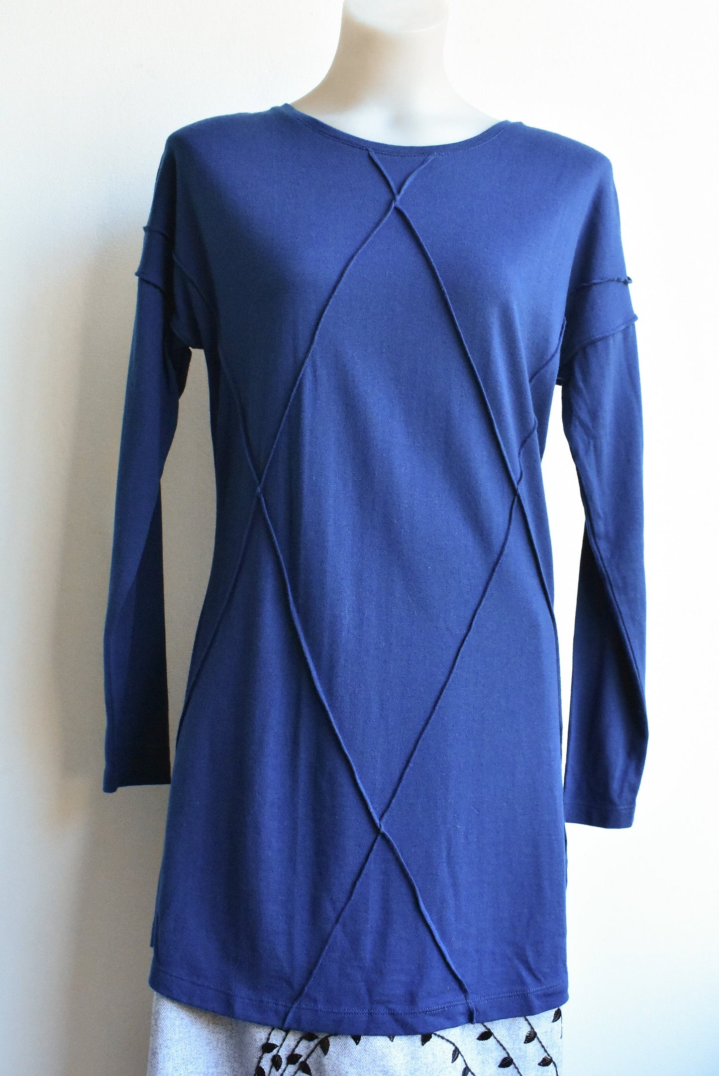 Wild South, 100% Natural long line merino/bamboo top, size 10