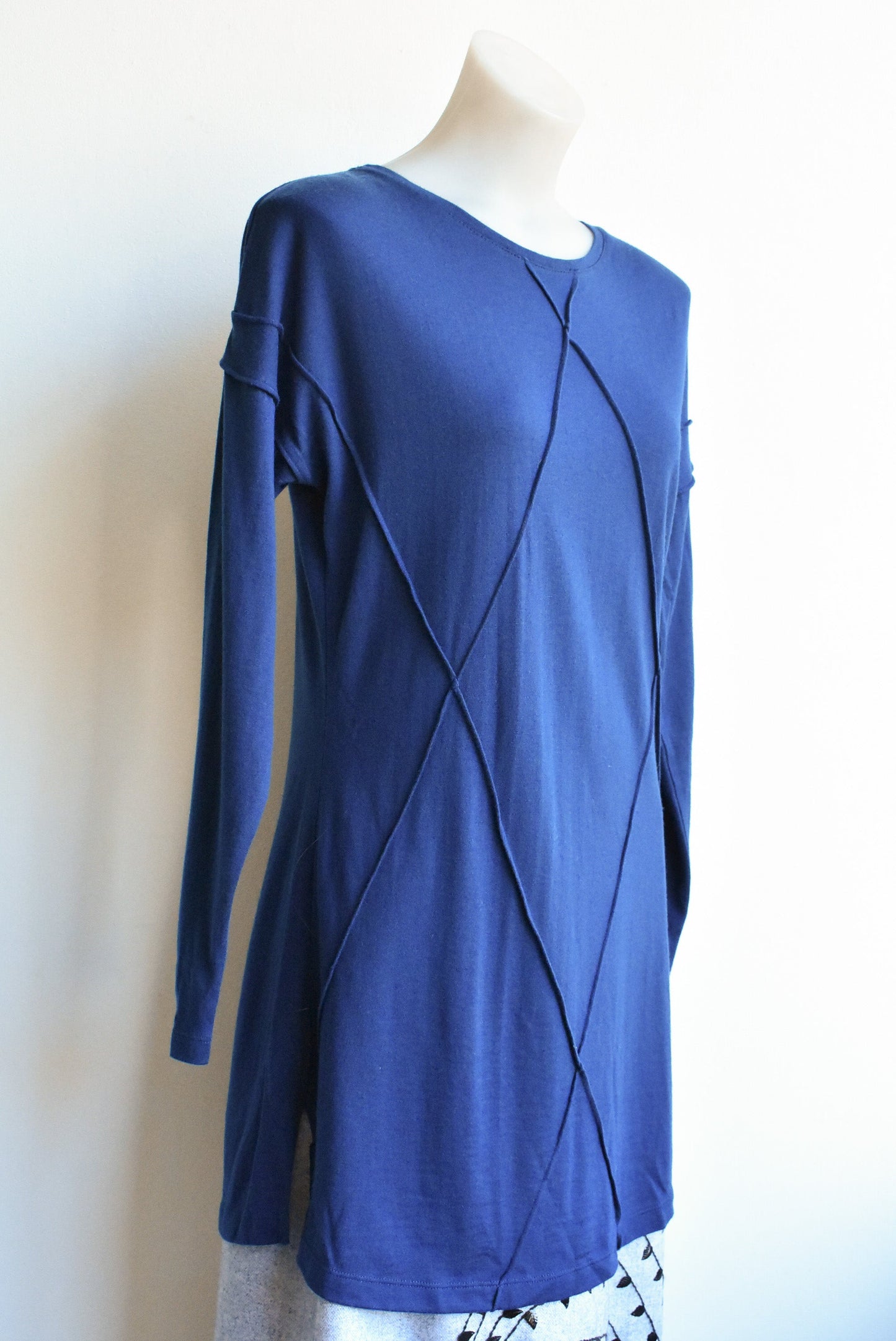 Wild South, 100% Natural long line merino/bamboo top, size 10