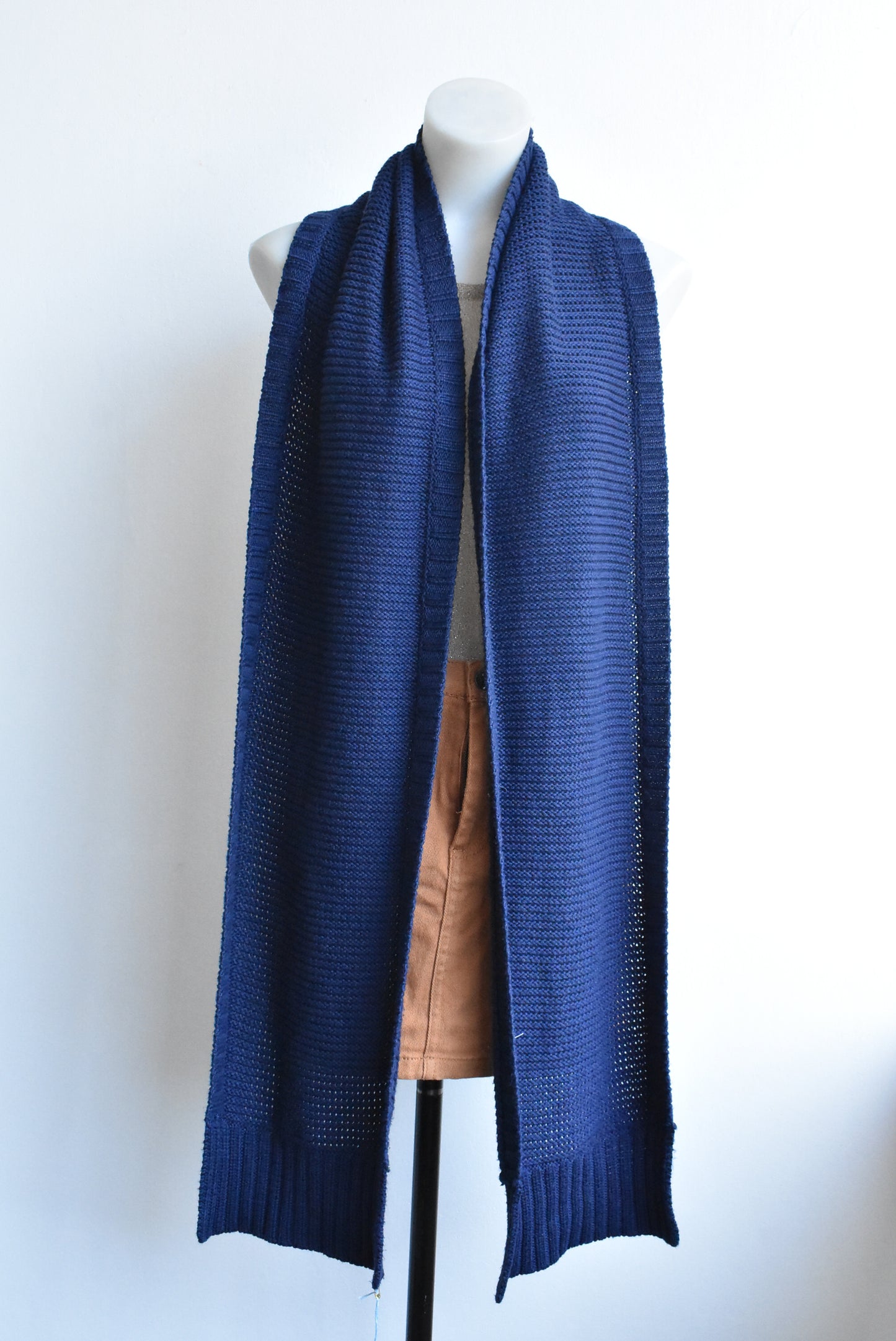 Storm navy scarf