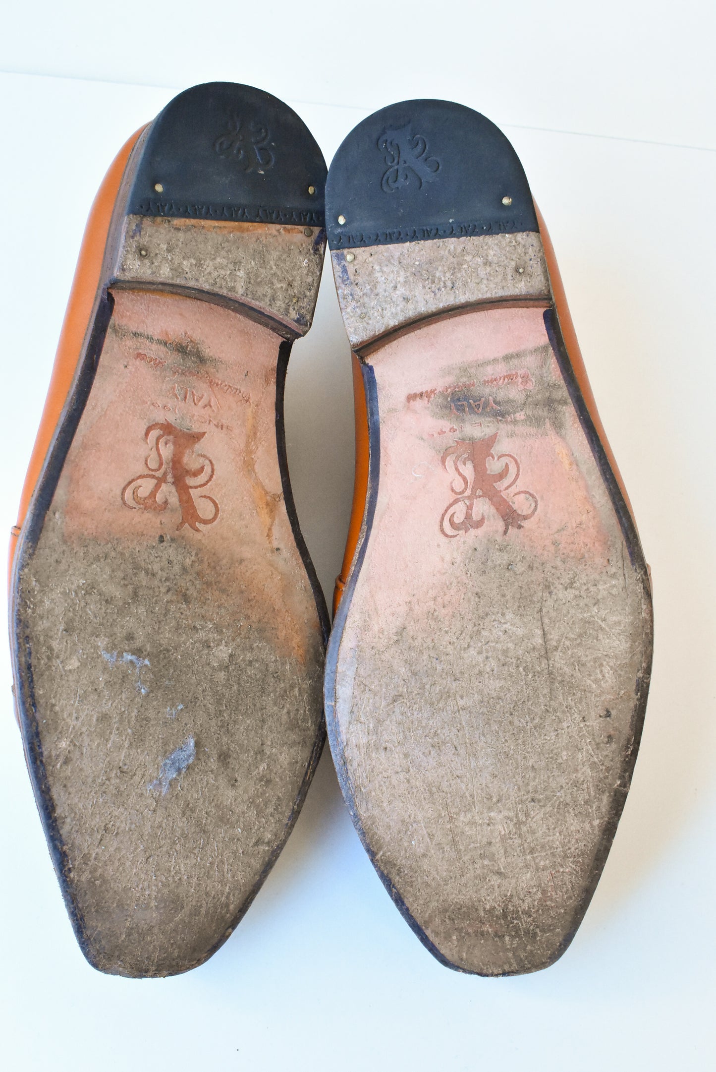 YALY tan leather dress shoes, eu46