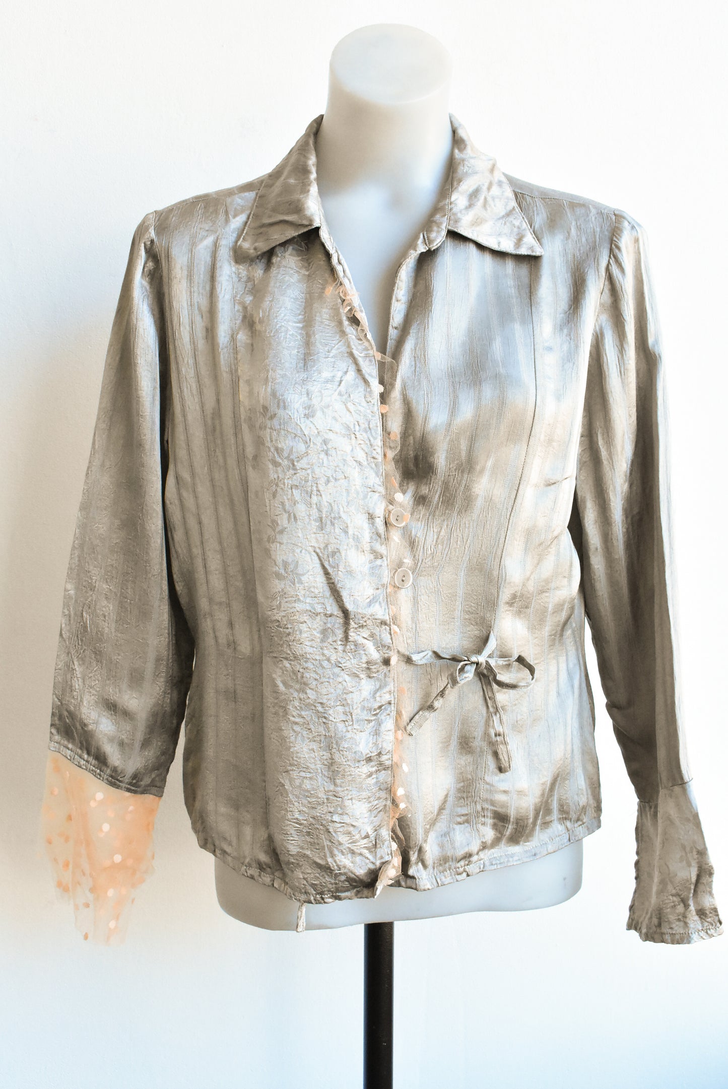 Annah S, beautiful button up shirt, M