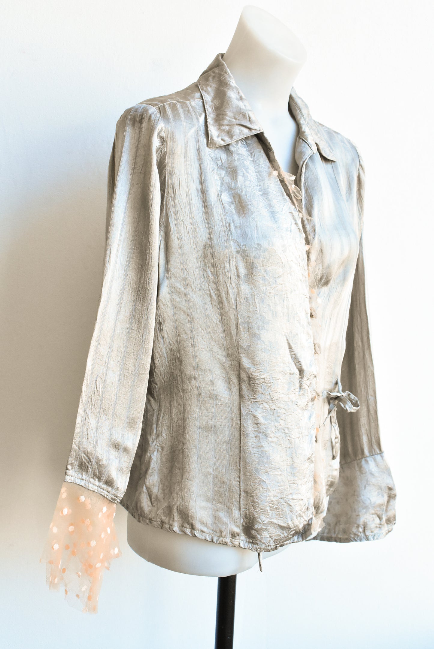 Annah S, beautiful button up shirt, M