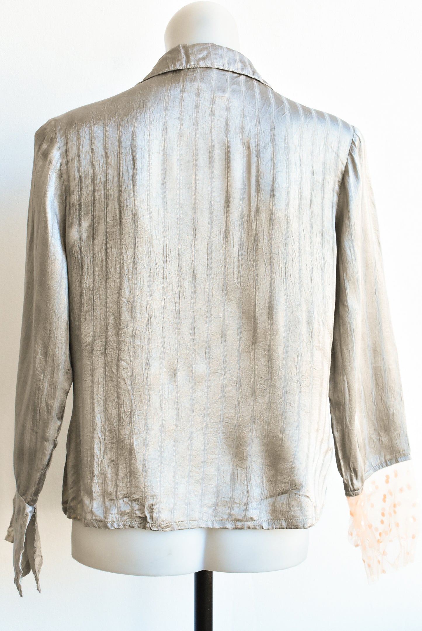 Annah S, beautiful button up shirt, M