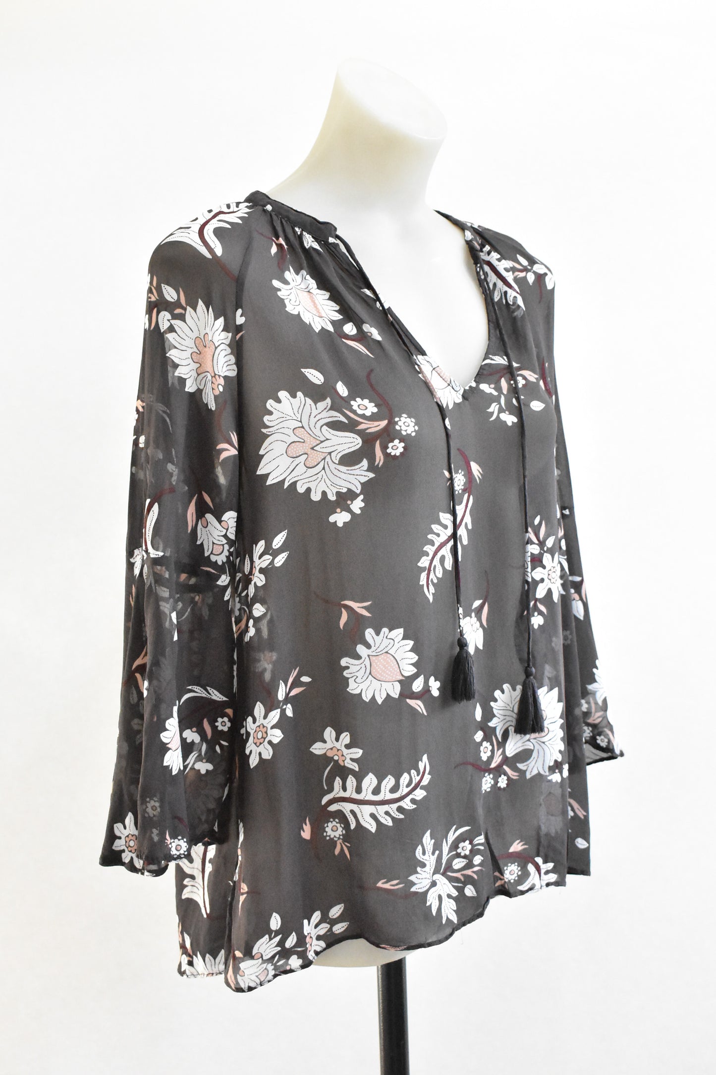 Country Road grey floral flared sleeve blouse, size 8
