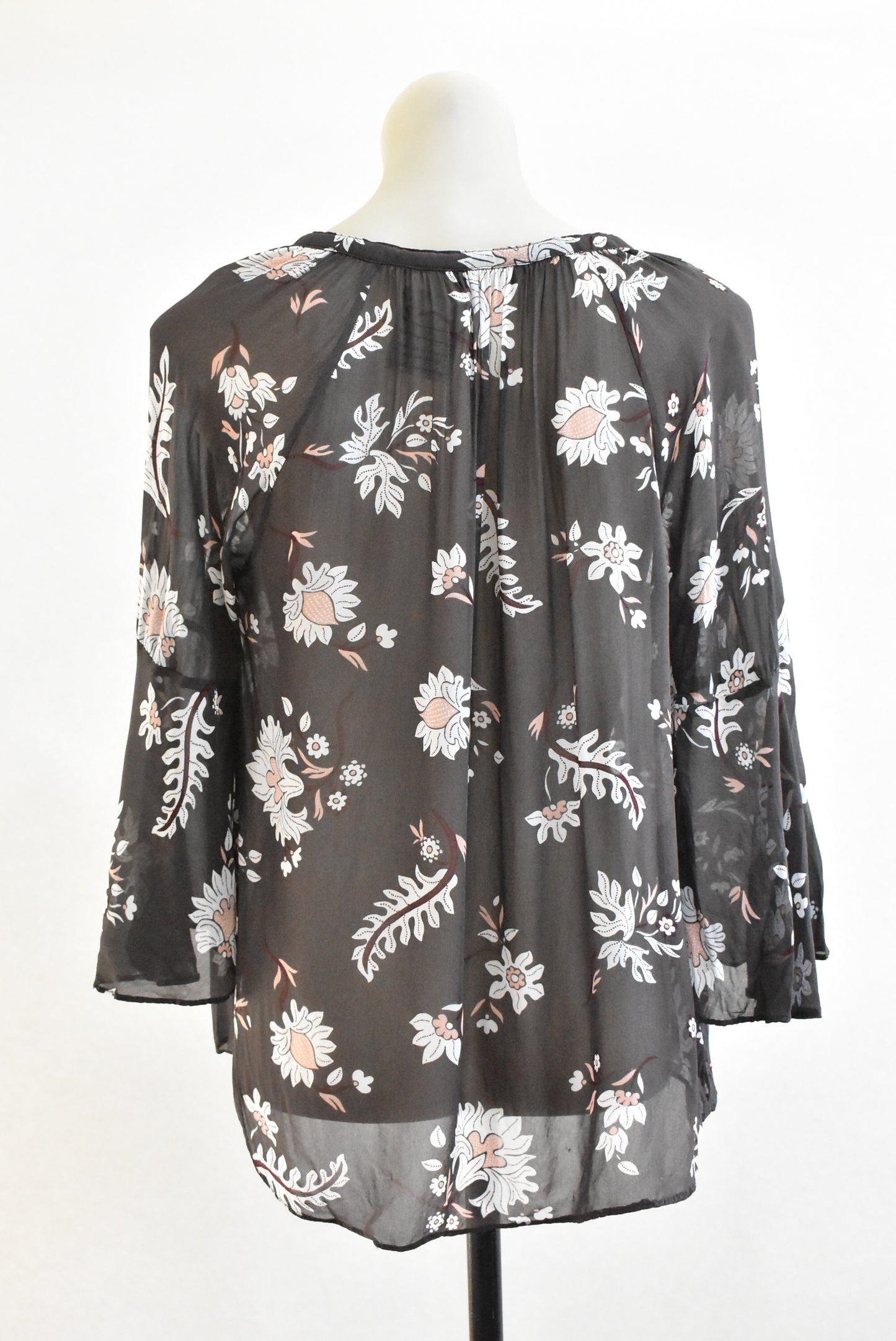 Country Road grey floral flared sleeve blouse, size 8