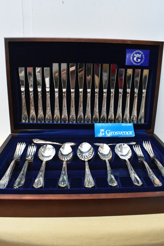 Vintage Grosvenor silverplate 8 setting cutlery set, complete