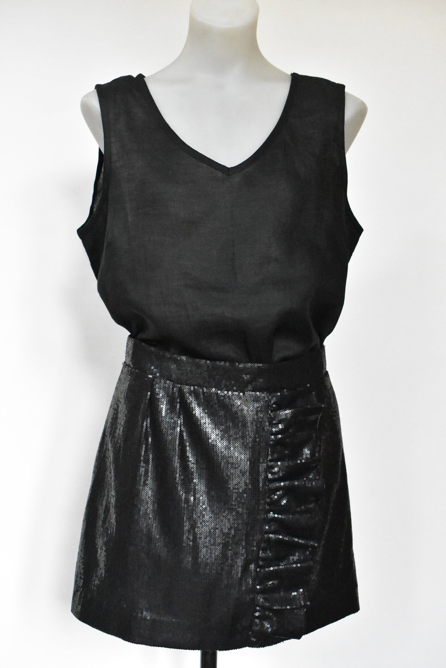 Witchery sequined skirt, 8