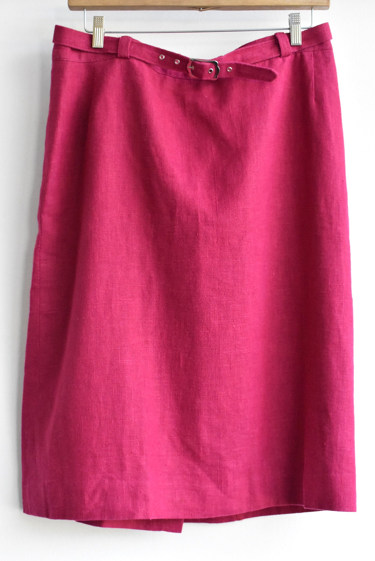Cerise skirt with belt