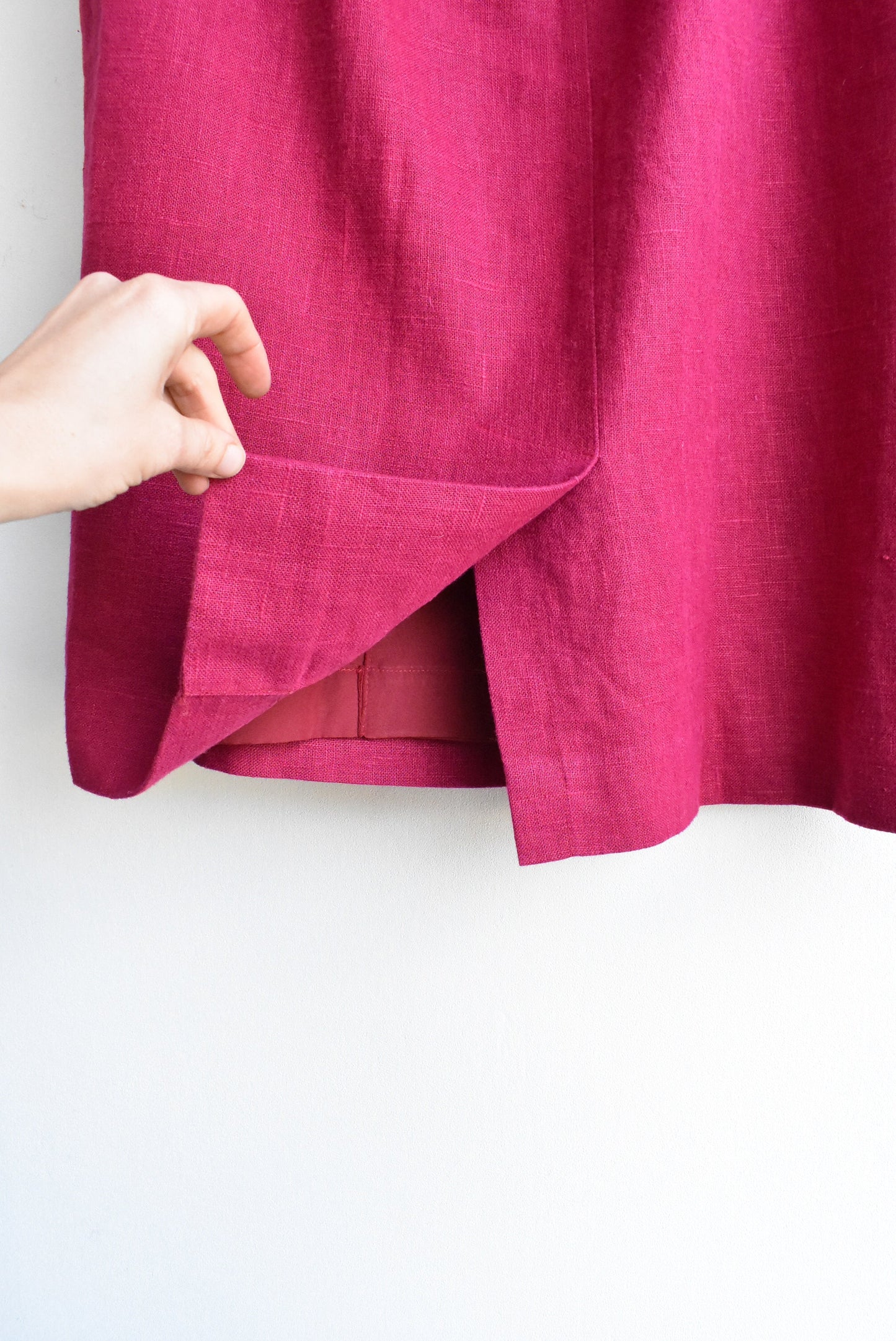 Cerise skirt with belt