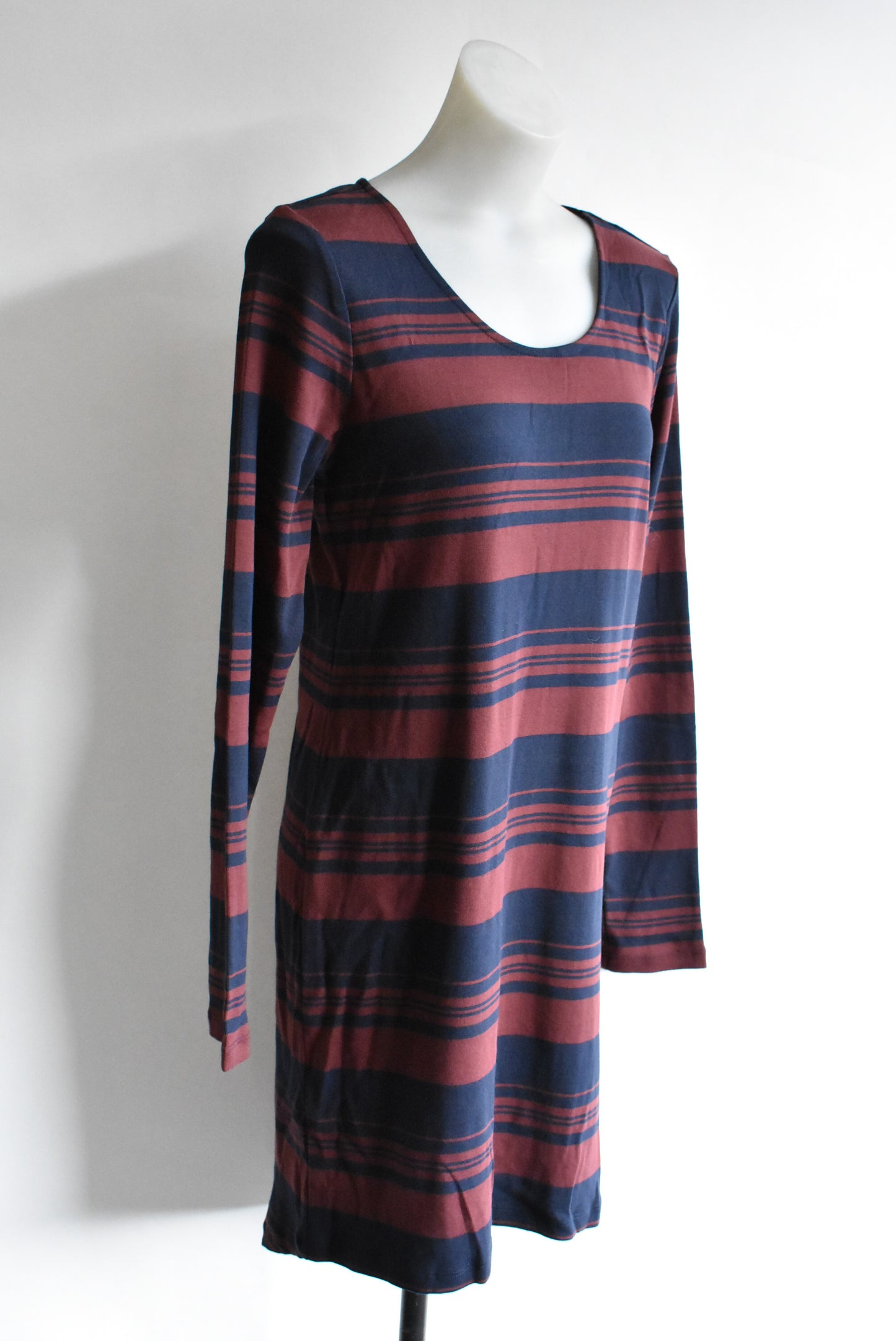 Max long sleeve dress, M