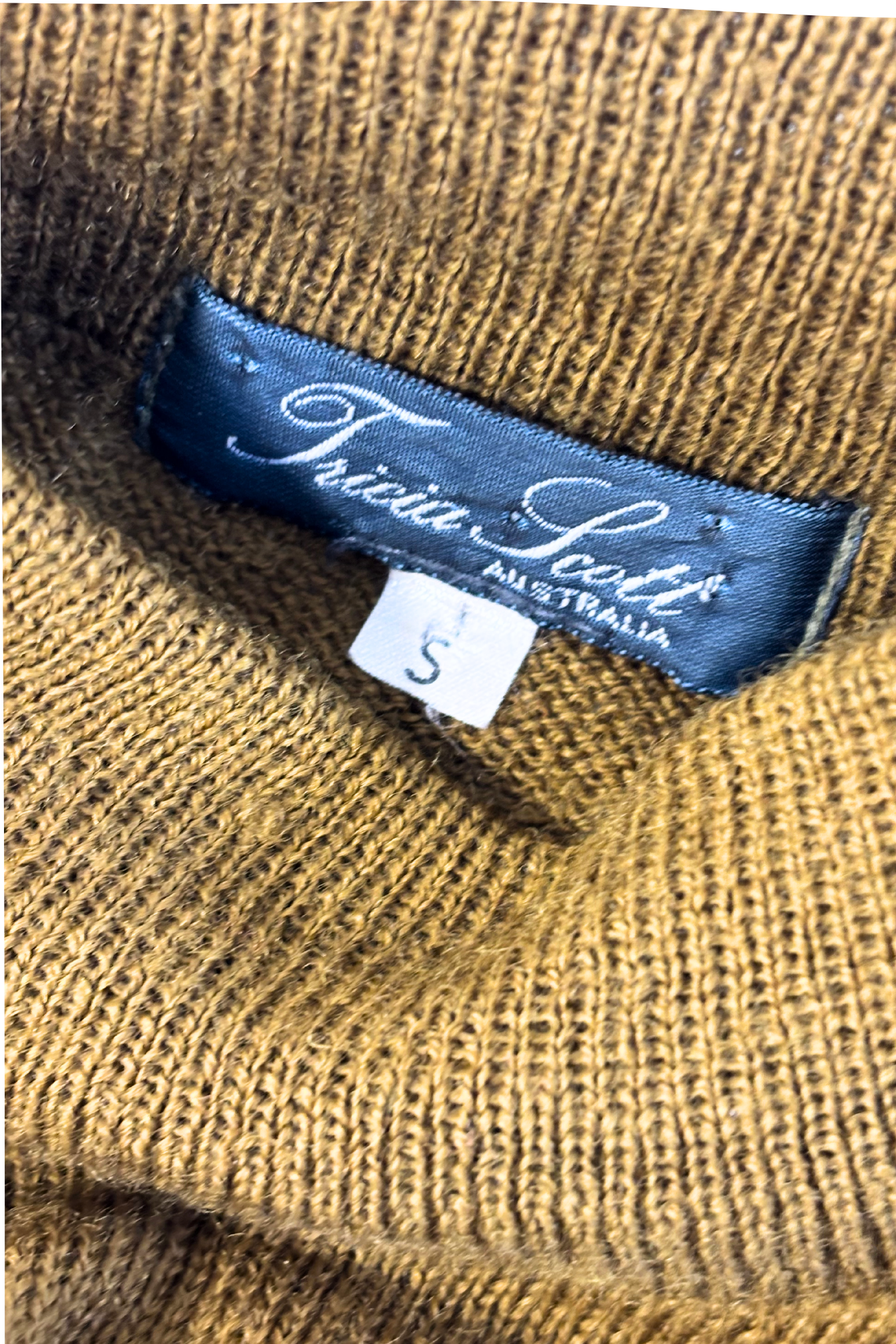 Tricia Scott NZ made wool turtleneck lightweight jumper, S