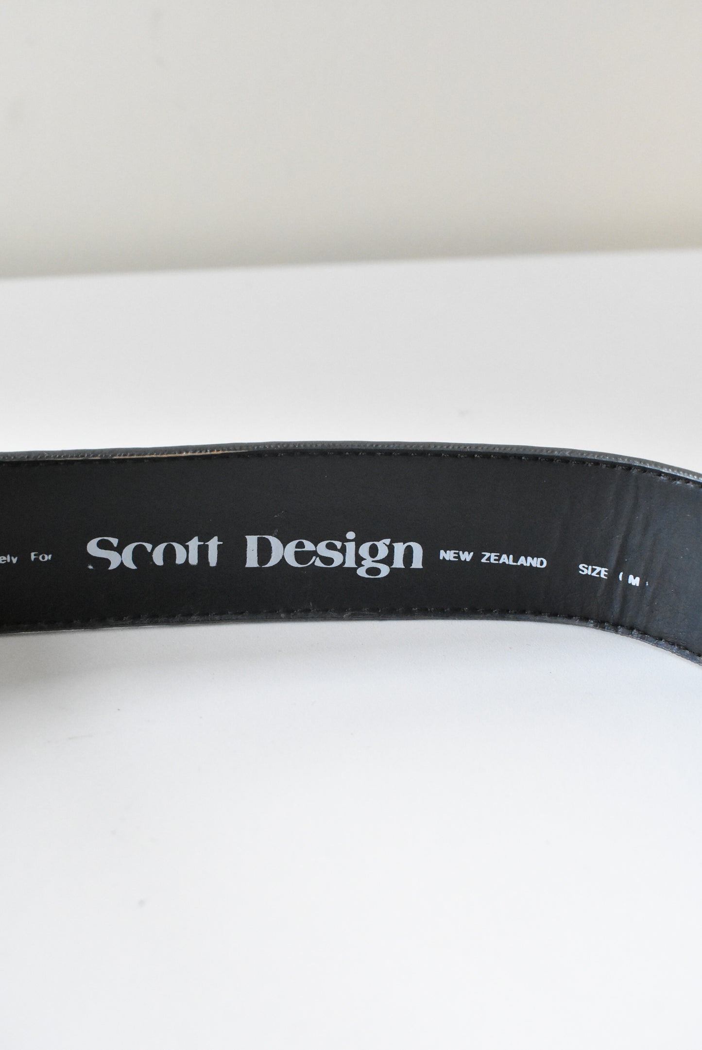 Grey snakeskin retro belt, size M