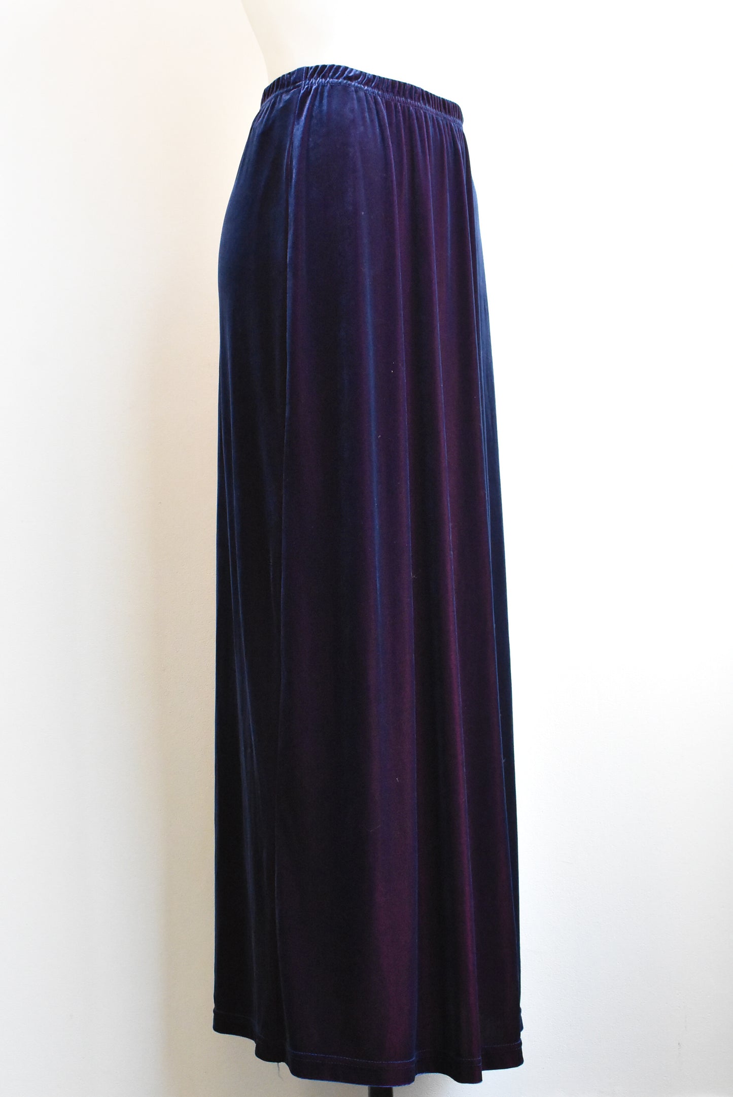 Hot Couture iridescent midnight blue velour skirt, size 14
