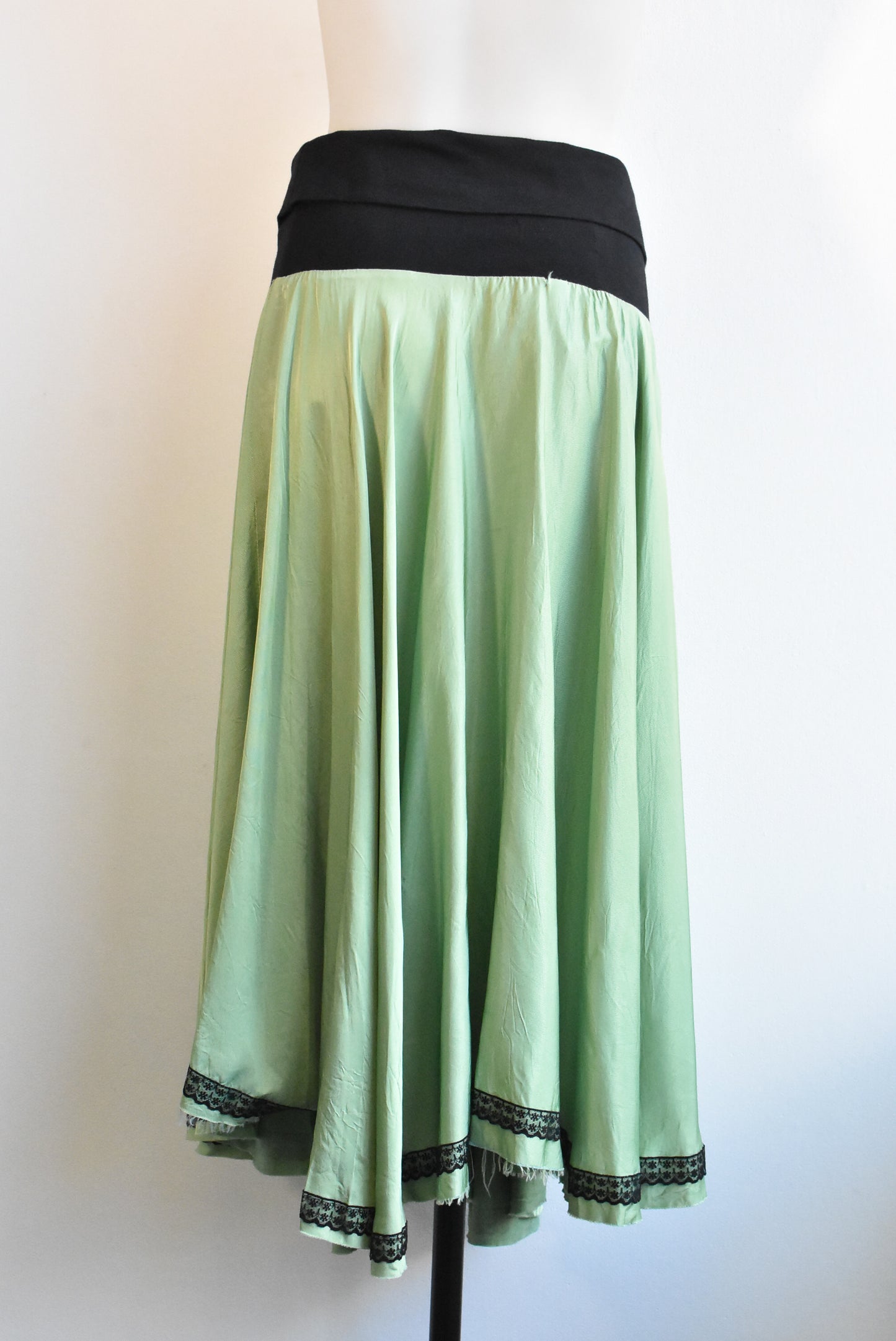 Caravan green lace-hemmed skirt/dress, size L