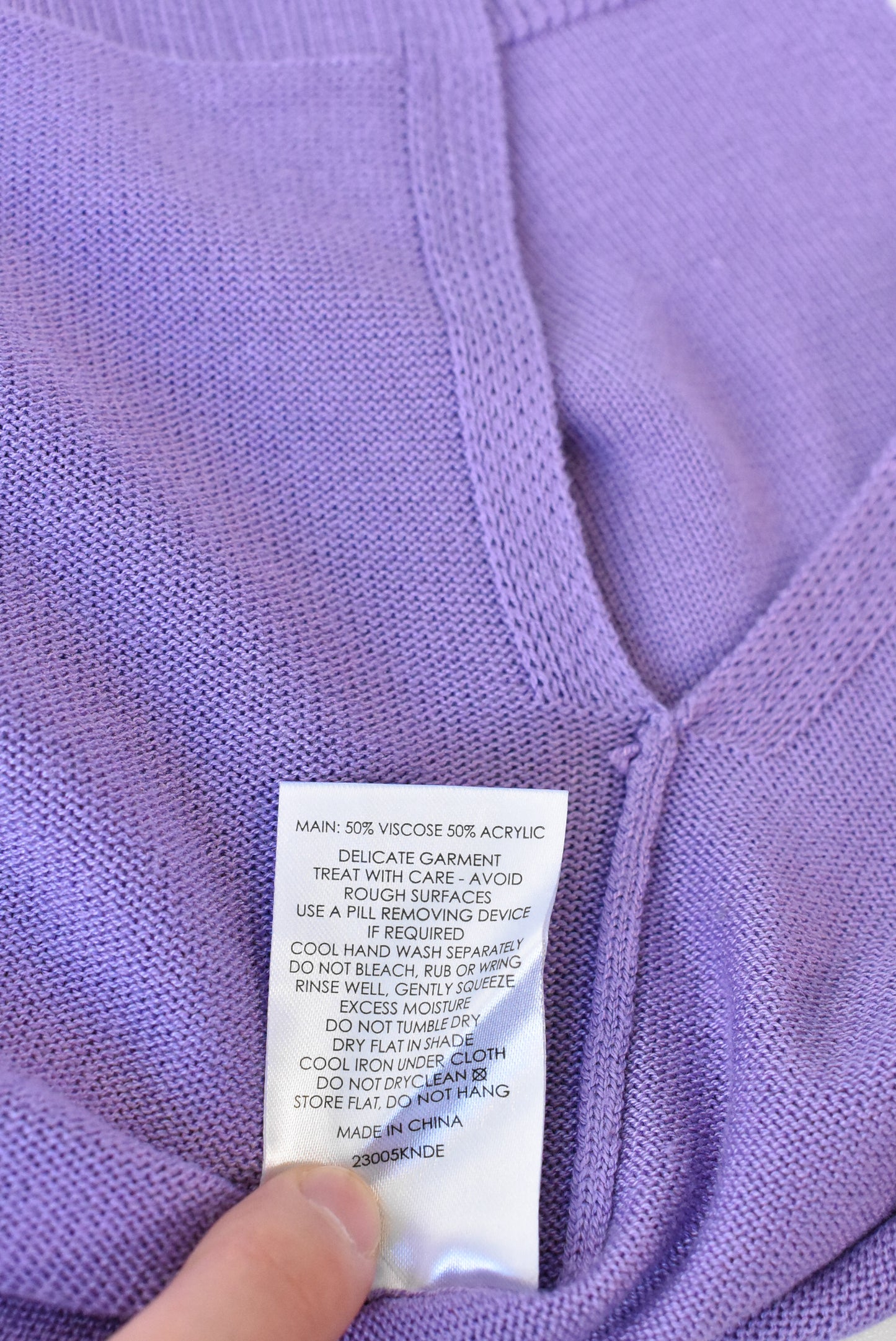 Decjuba lilac v-neck long sleeve top, size M