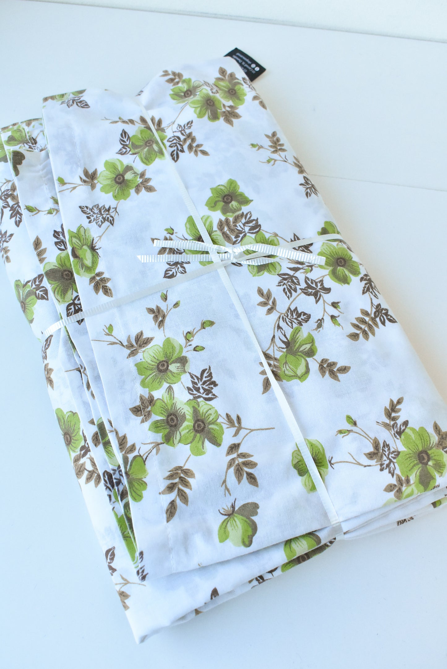 Retro pair of double flat sheets