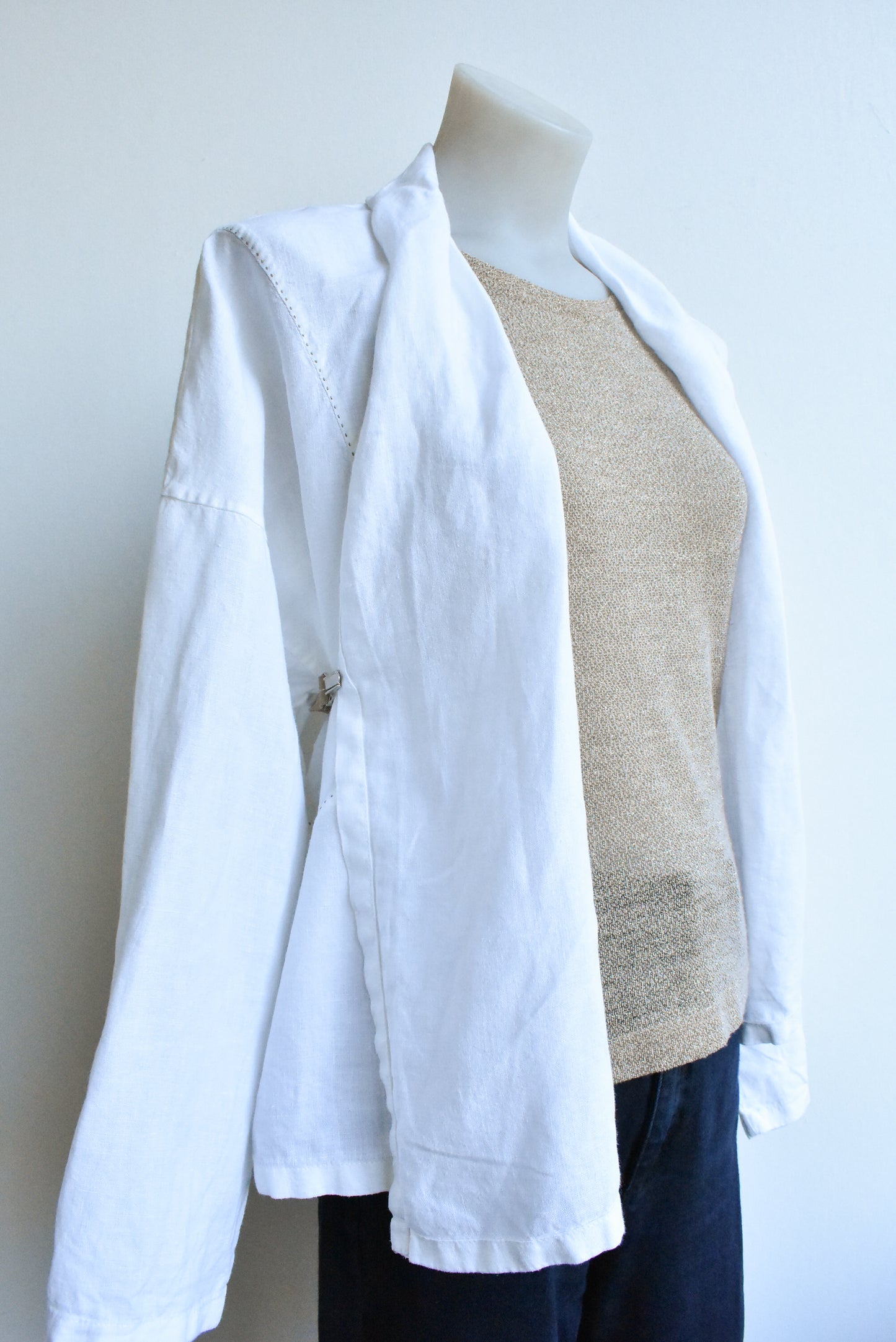 Crea Concept white linen shrug, 42