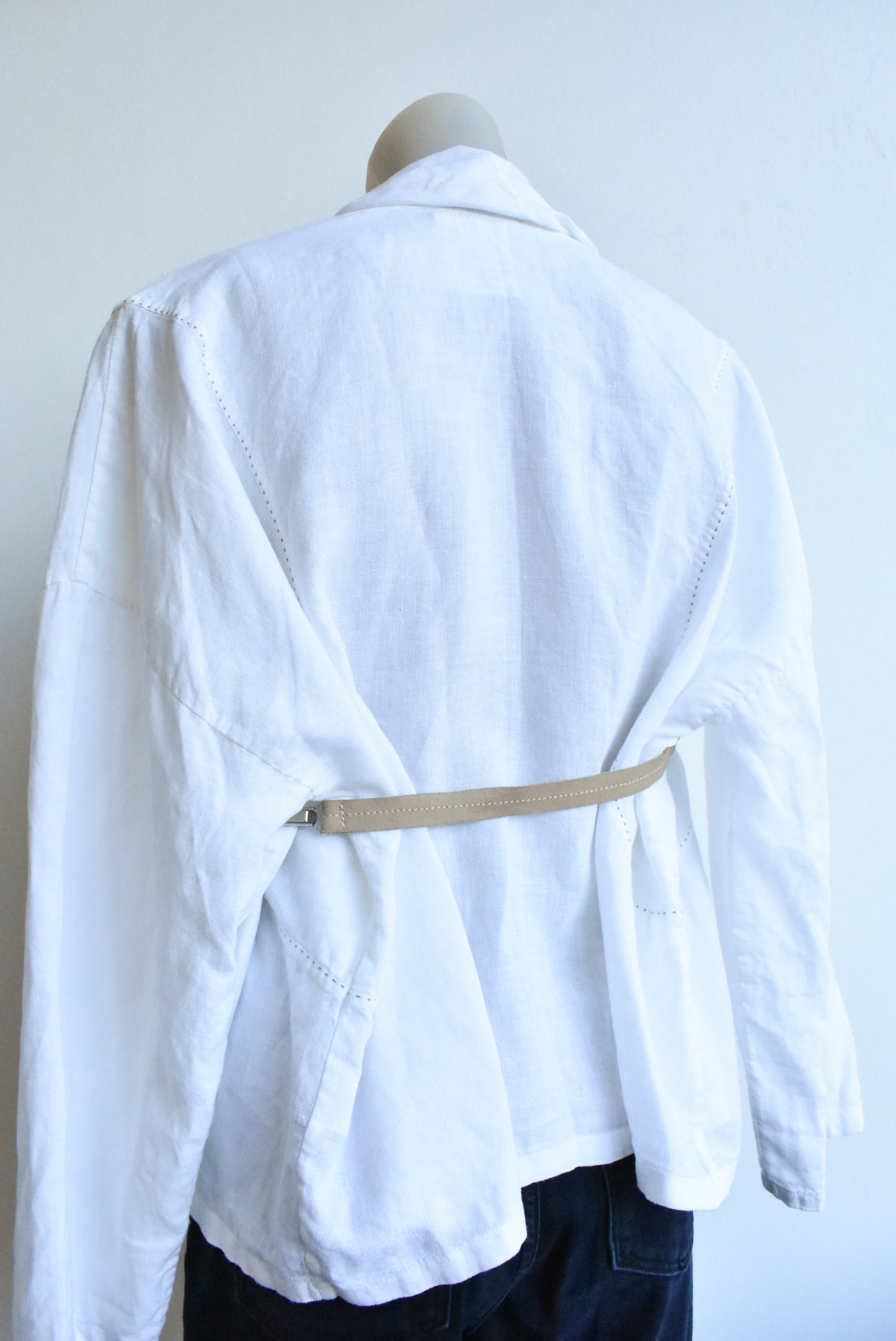 Crea Concept white linen shrug, 42