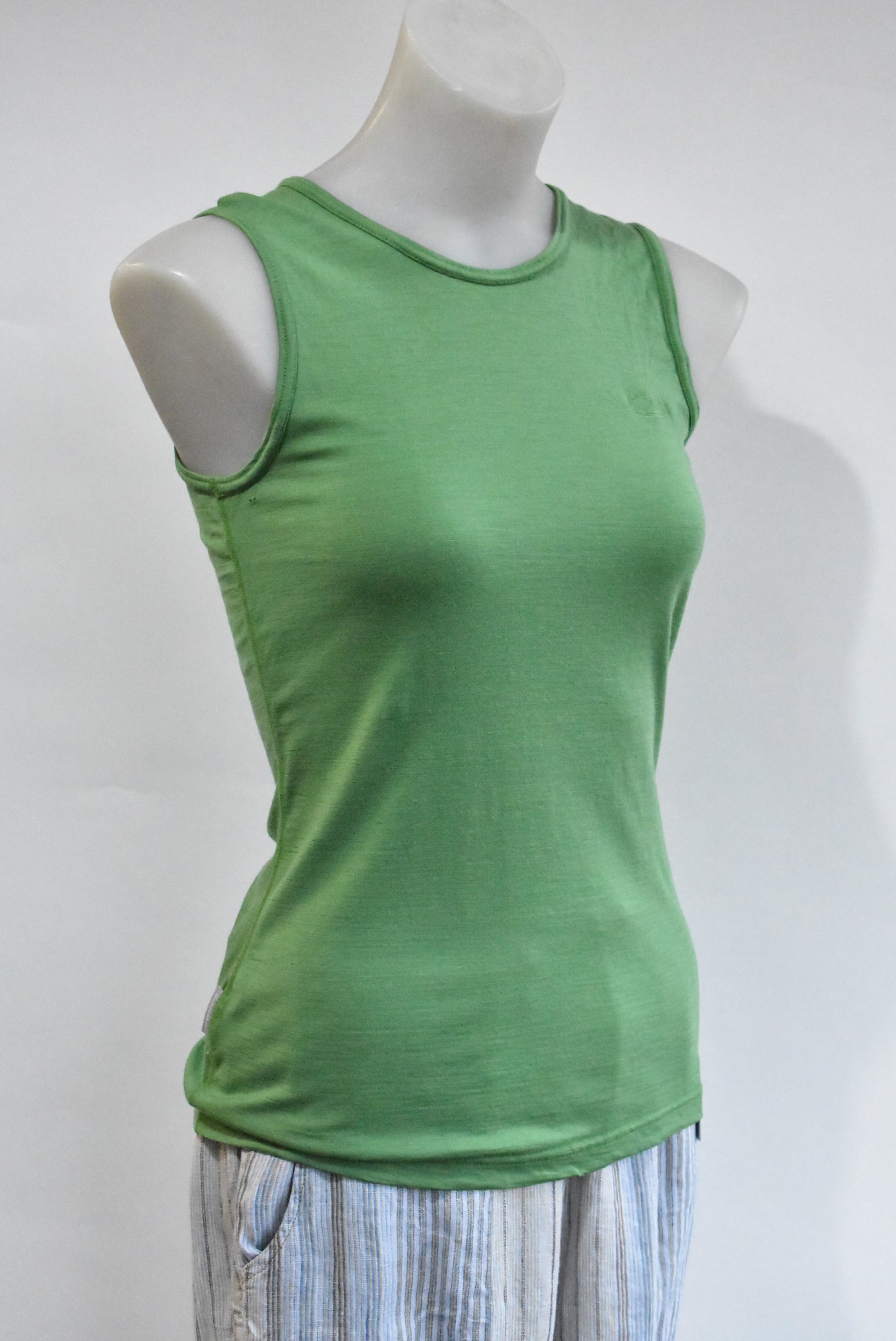 Icebreaker green singlet, S