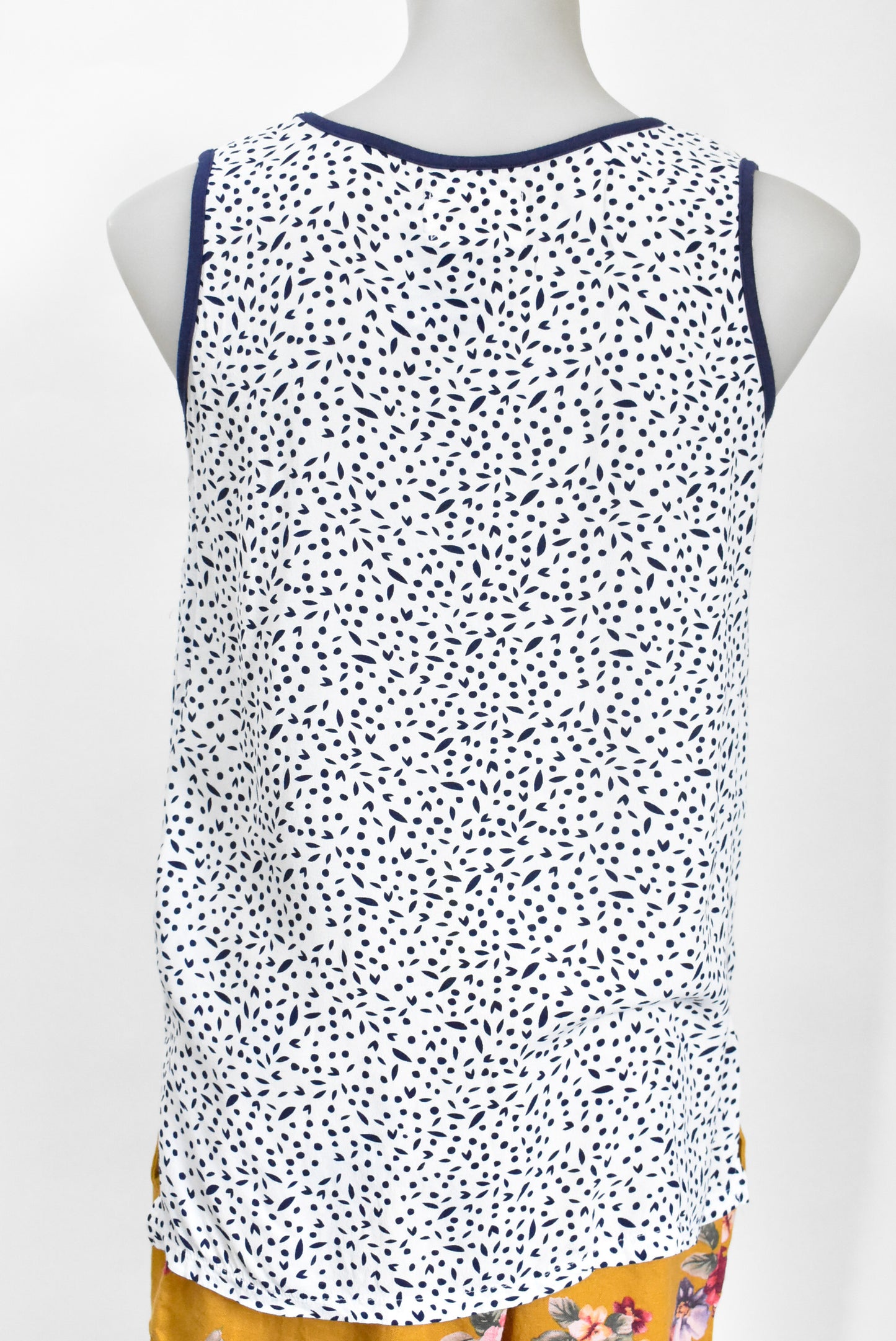 I AM (Andrea Moore) sleeveless top, 8