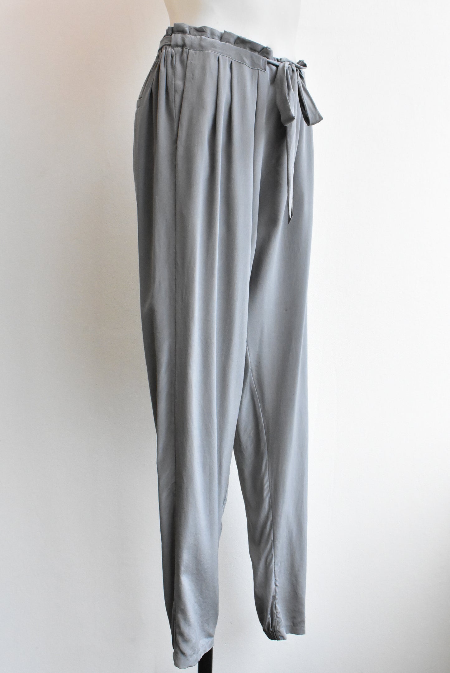 Max grey 100% silk pants, size 10