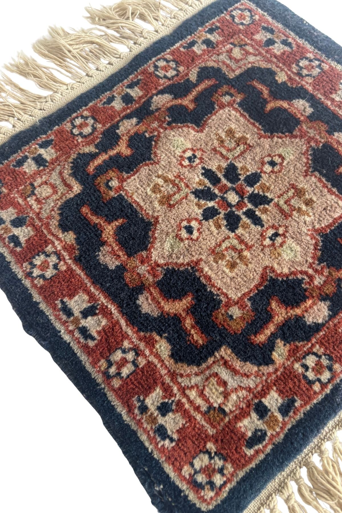 Mini wool rug placemat