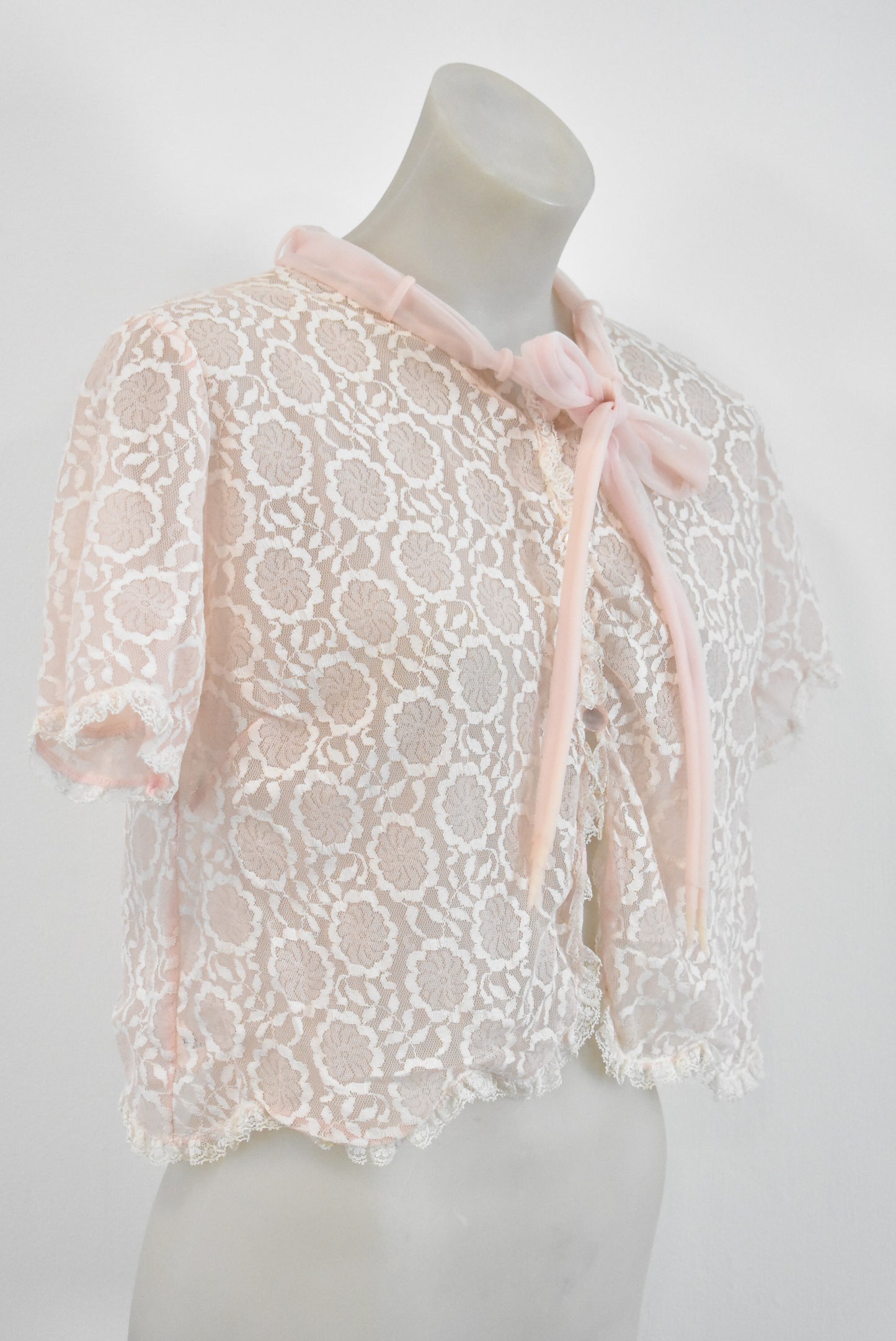 Vintage pink floral lacey bed jacket, S