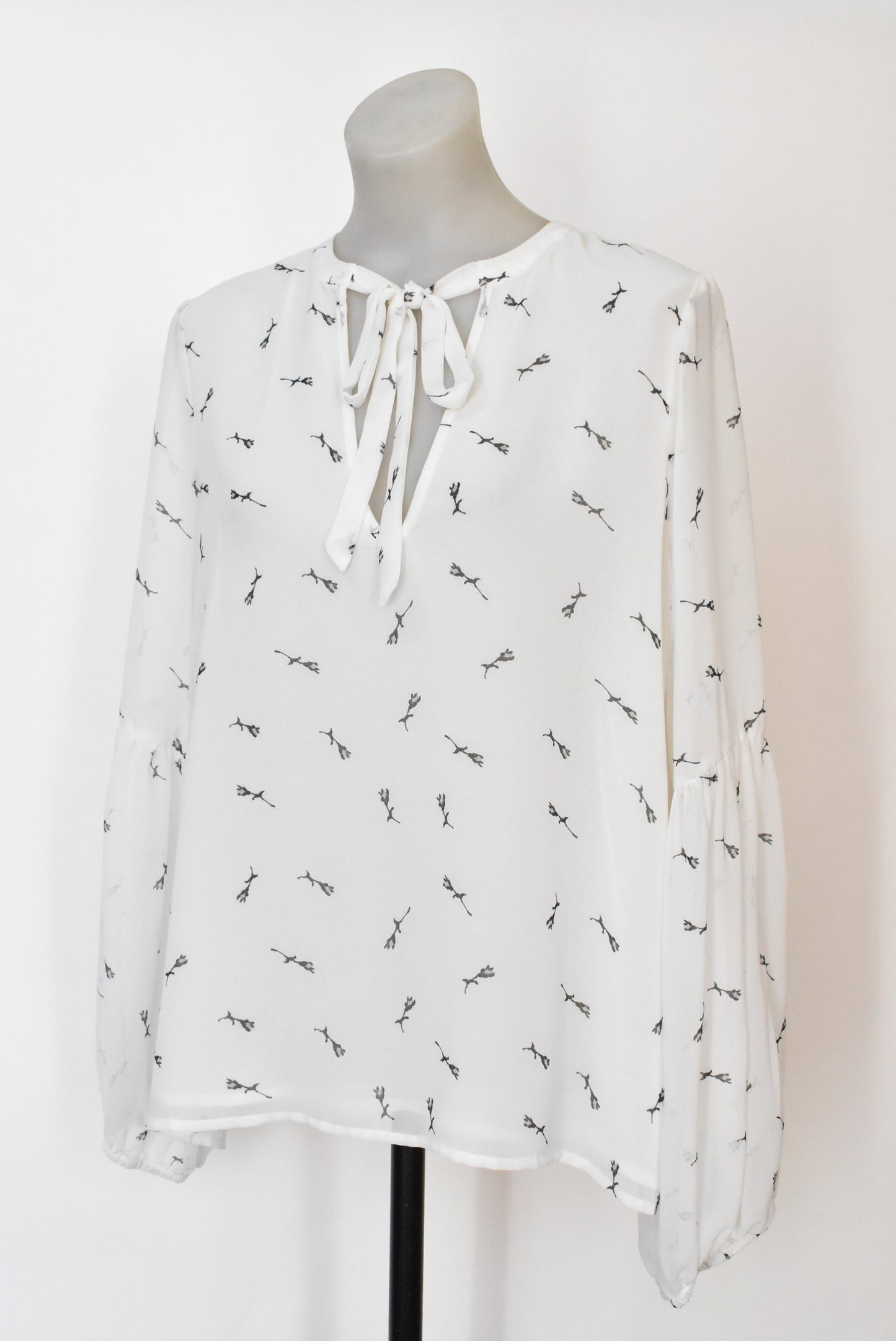 Glassons white peasant sleeve top, M
