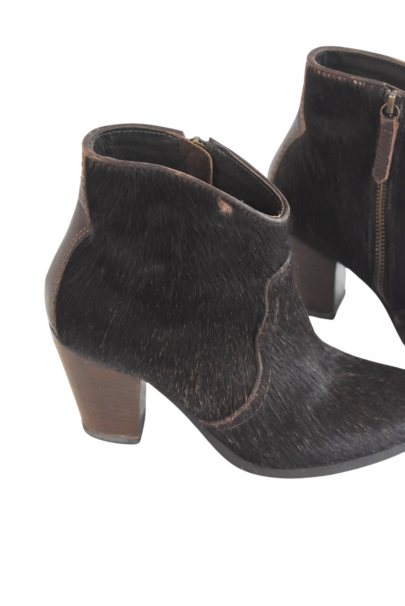 Vanilla moon fur boots, 36