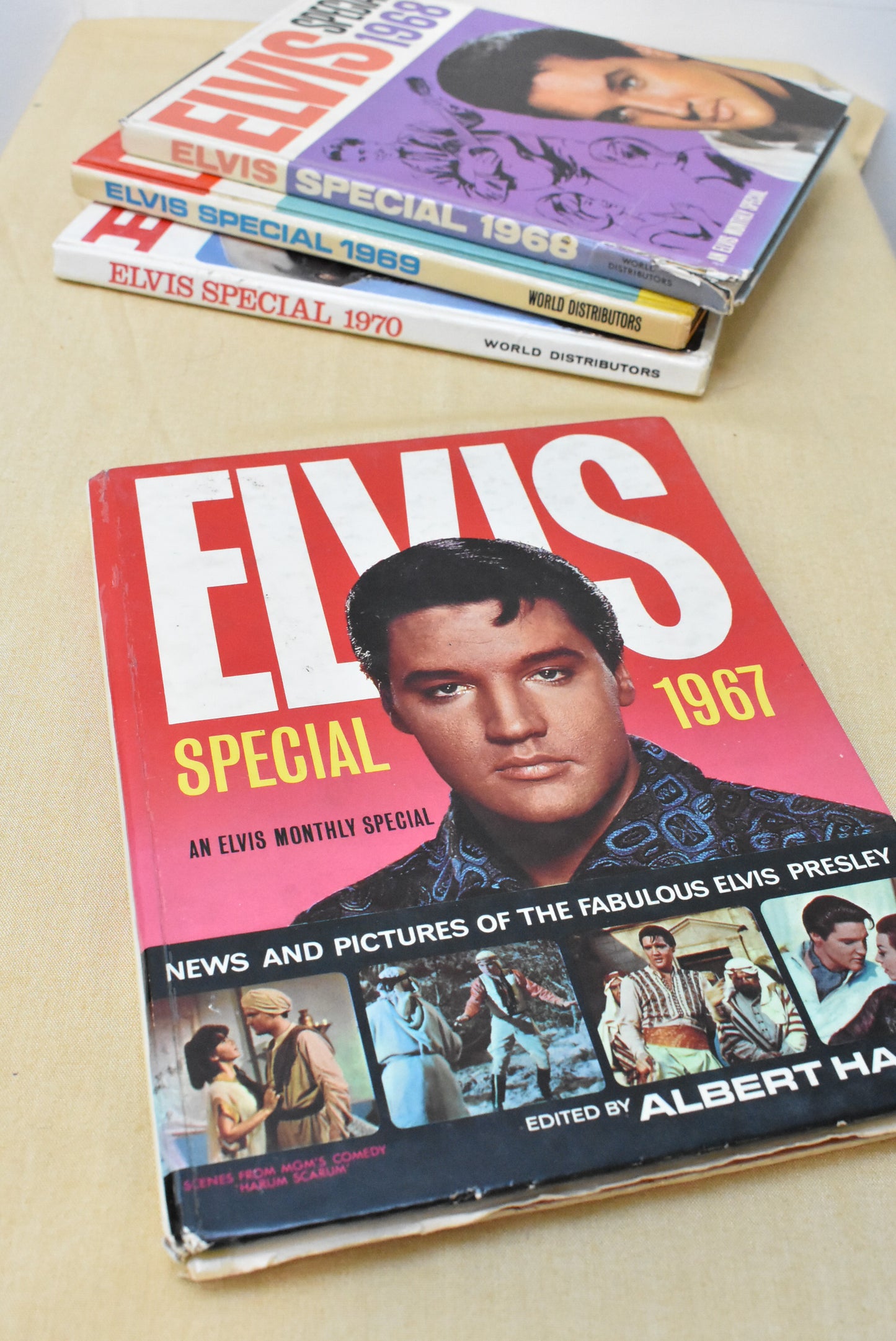 5x Vintage Elvis Special books