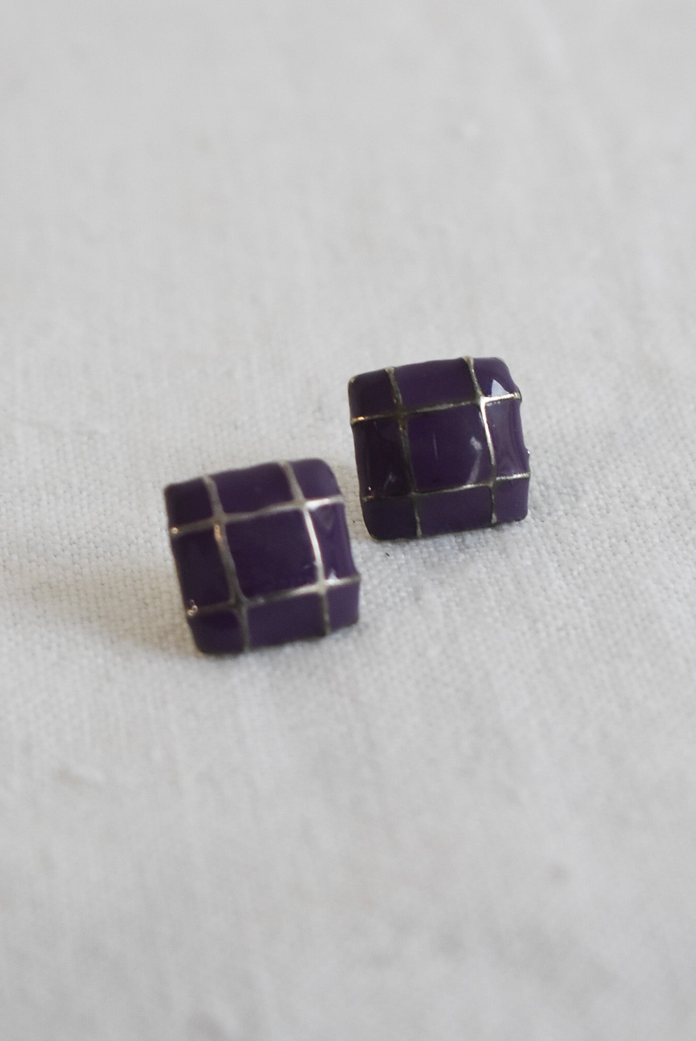 Retro glossy purple studs