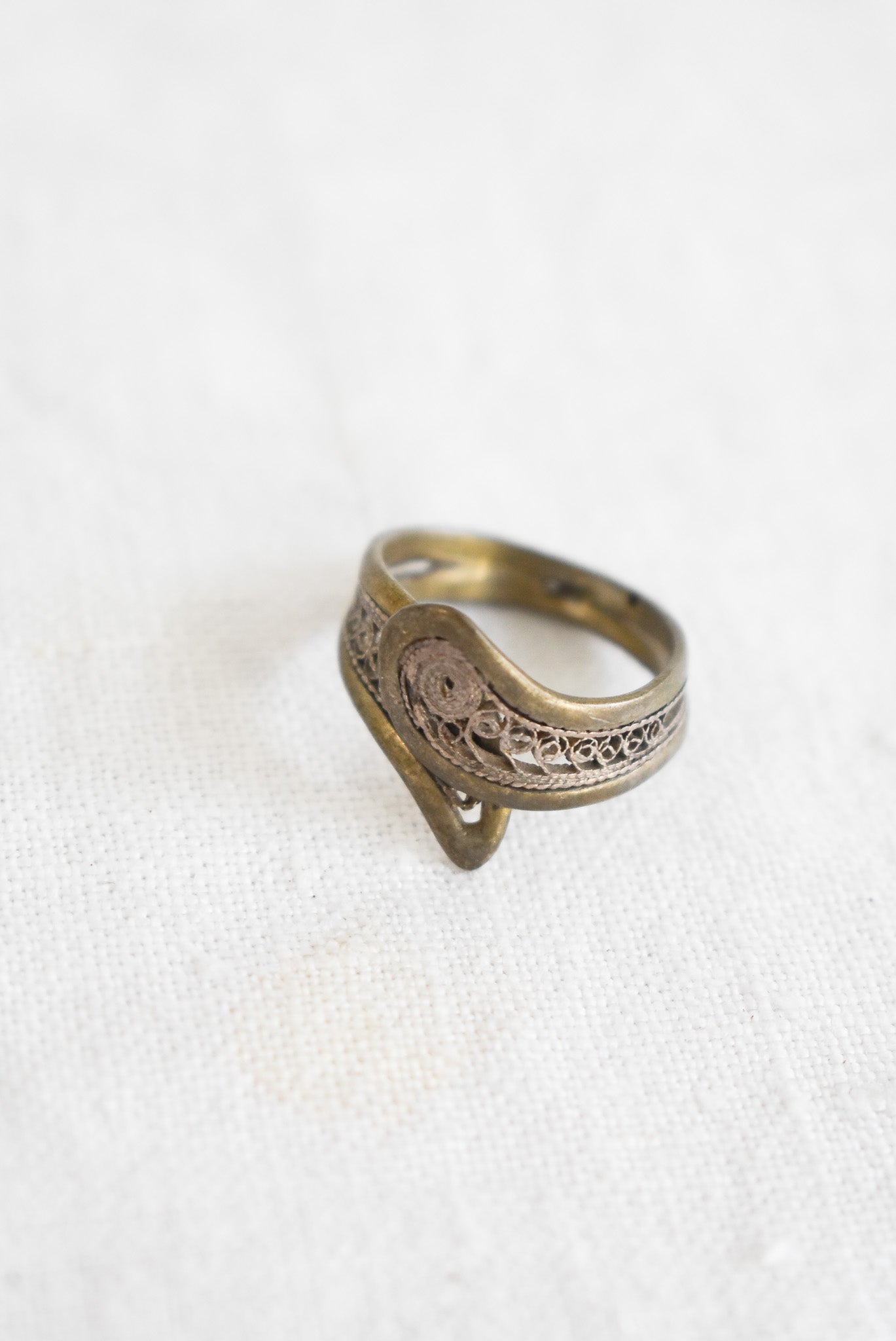 Gorgeous vintage 925 silver filigree ring