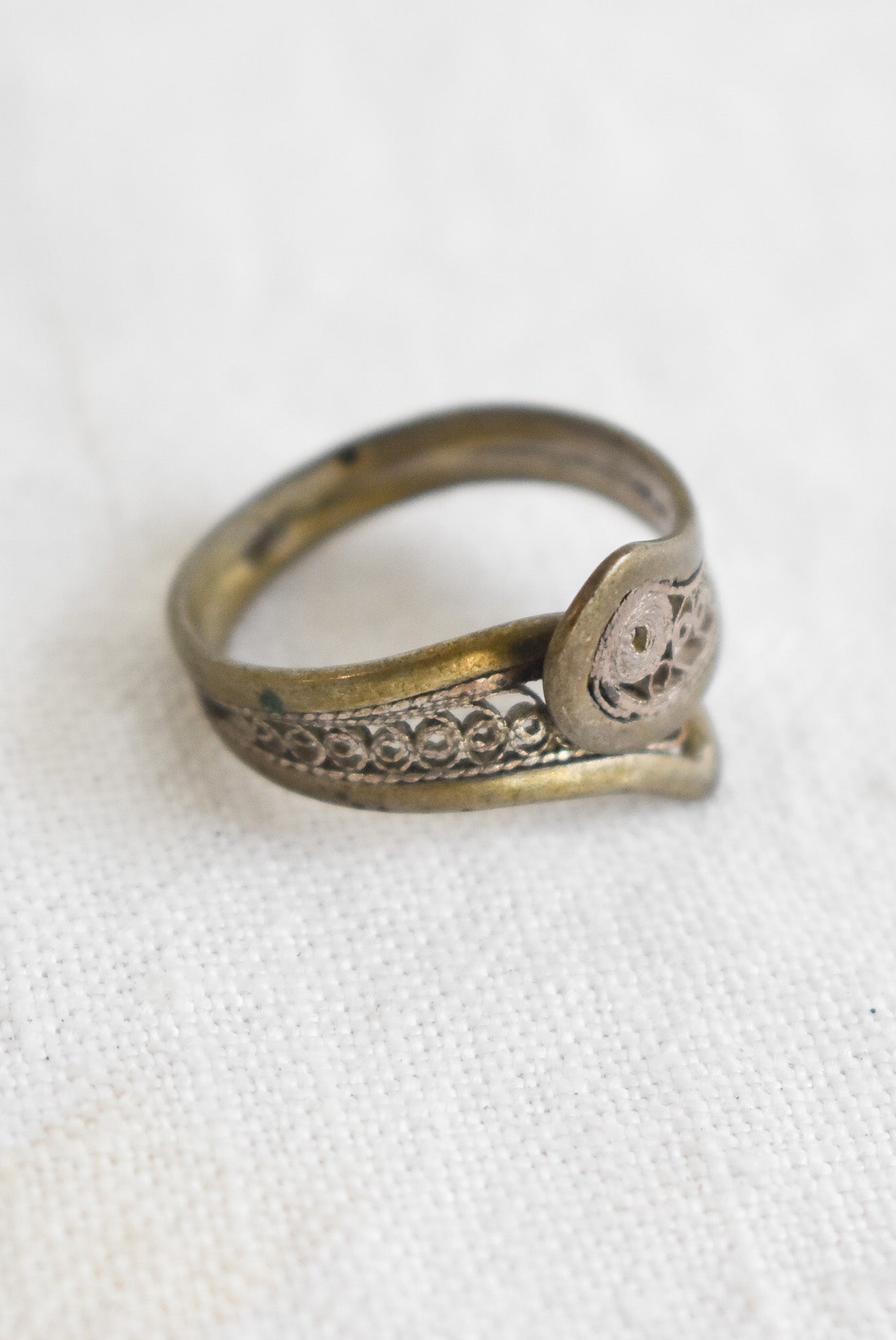 Gorgeous vintage 925 silver filigree ring