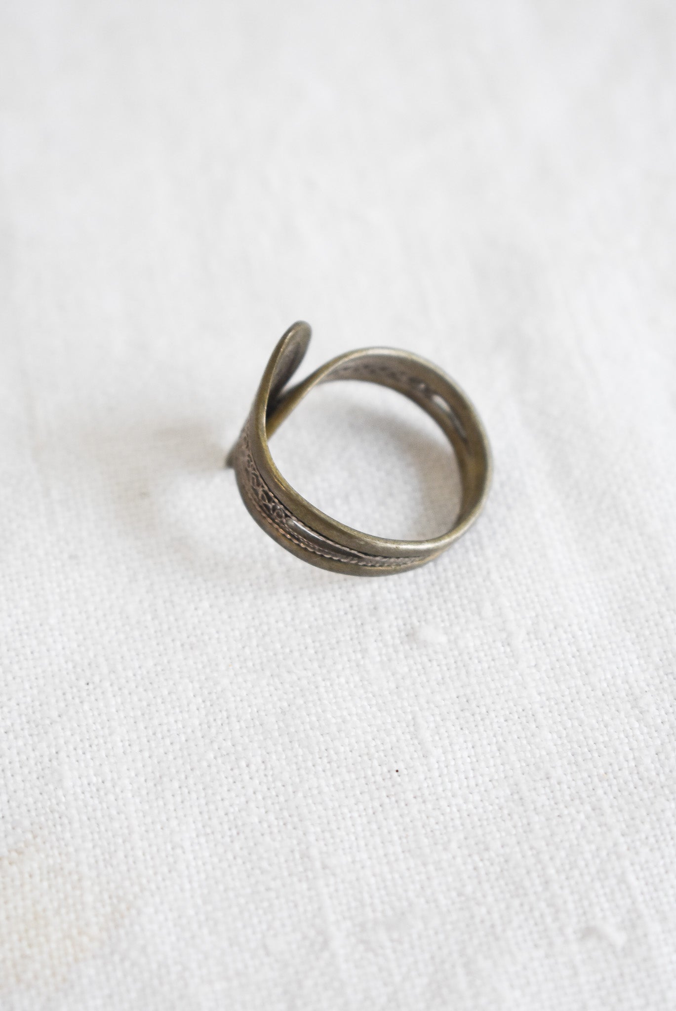 Gorgeous vintage 925 silver filigree ring