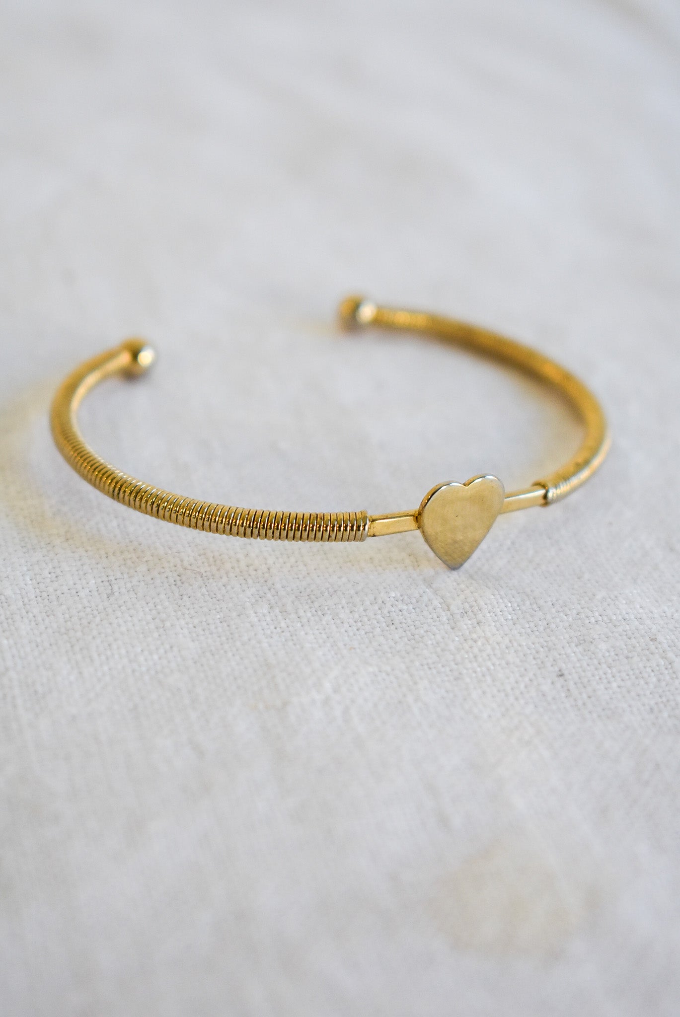 Dainty heart bangle