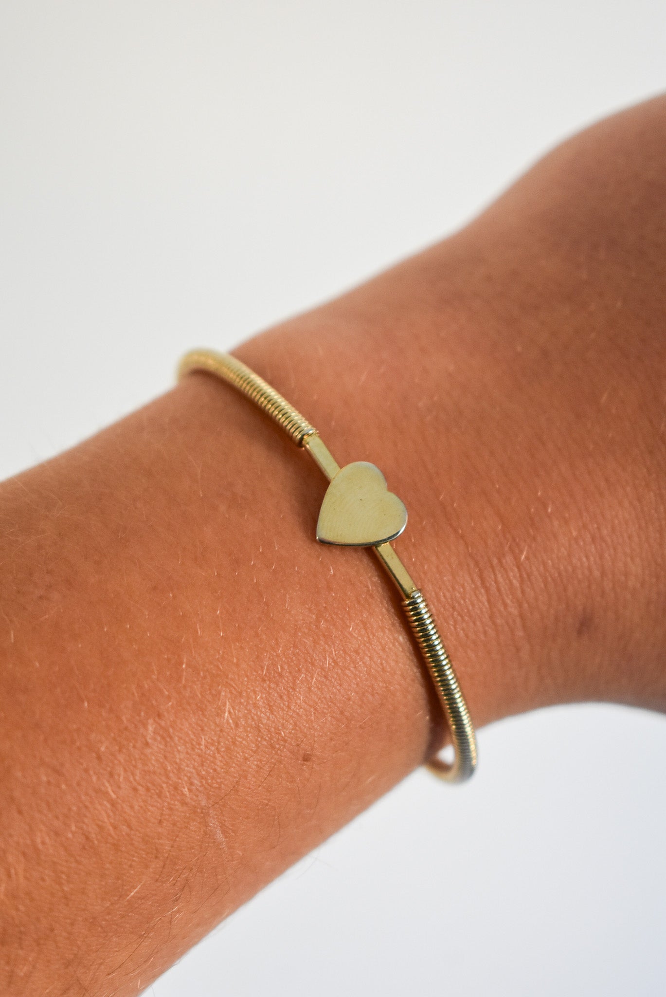 Dainty heart bangle