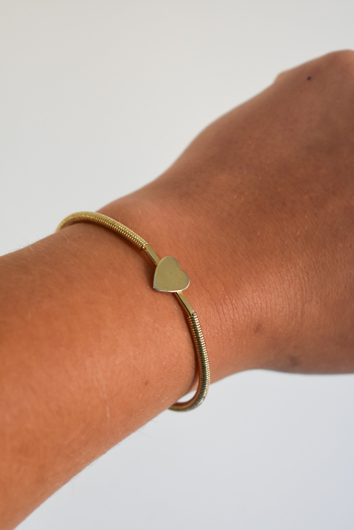 Dainty heart bangle