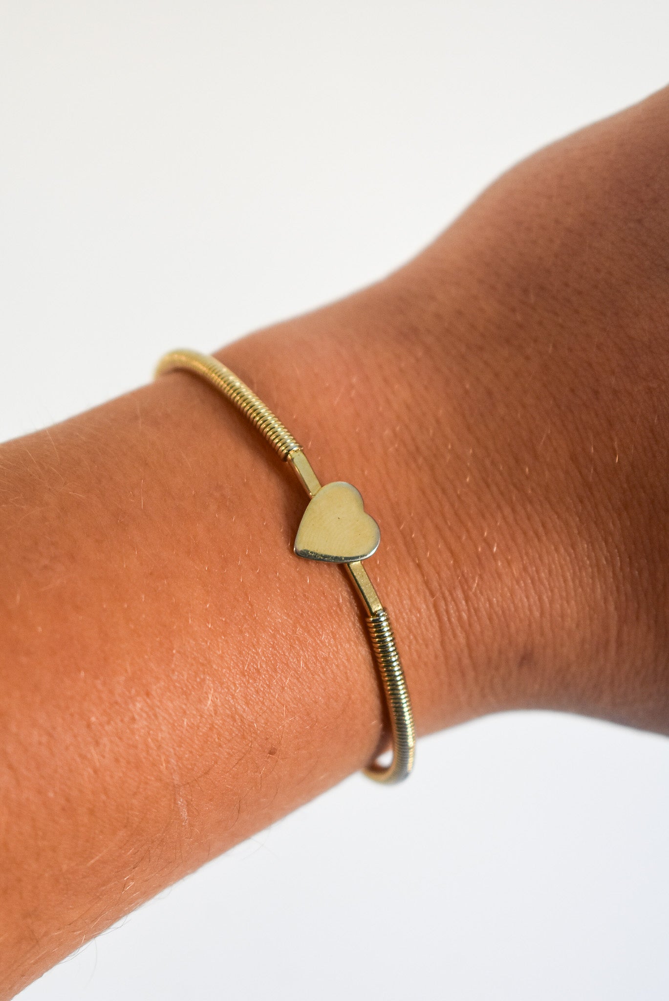 Dainty heart bangle