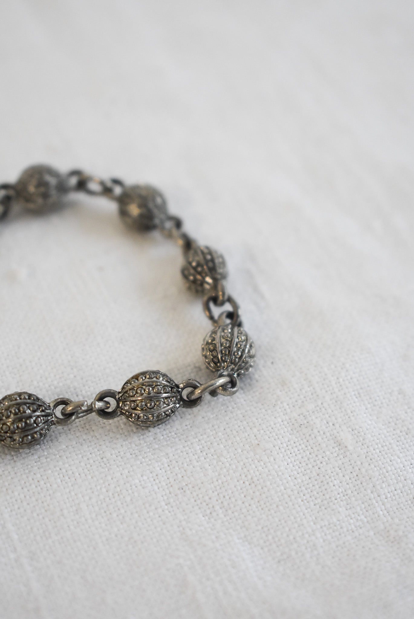 Metal balls bracelet