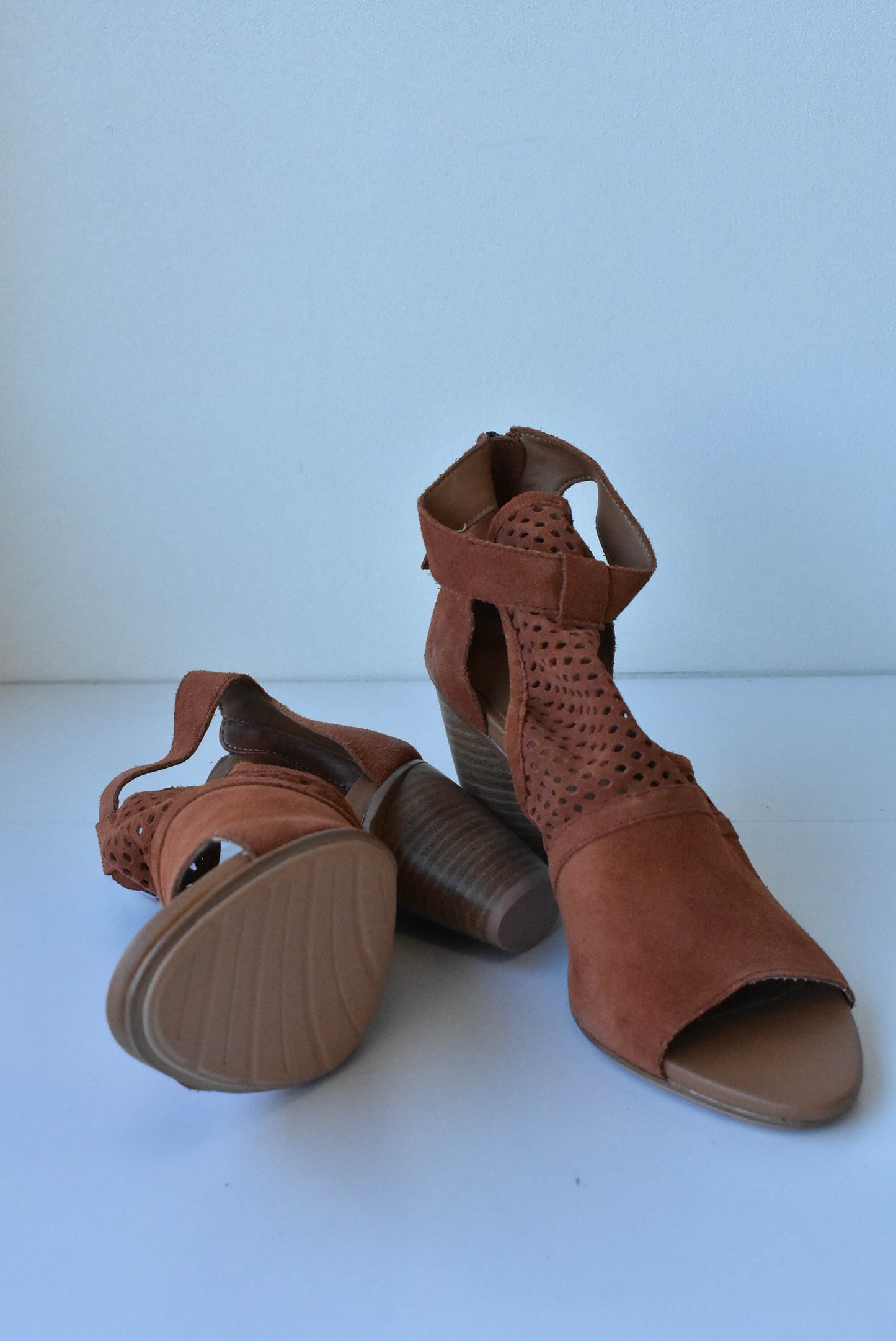 Emu Australia suede heels Size 42
