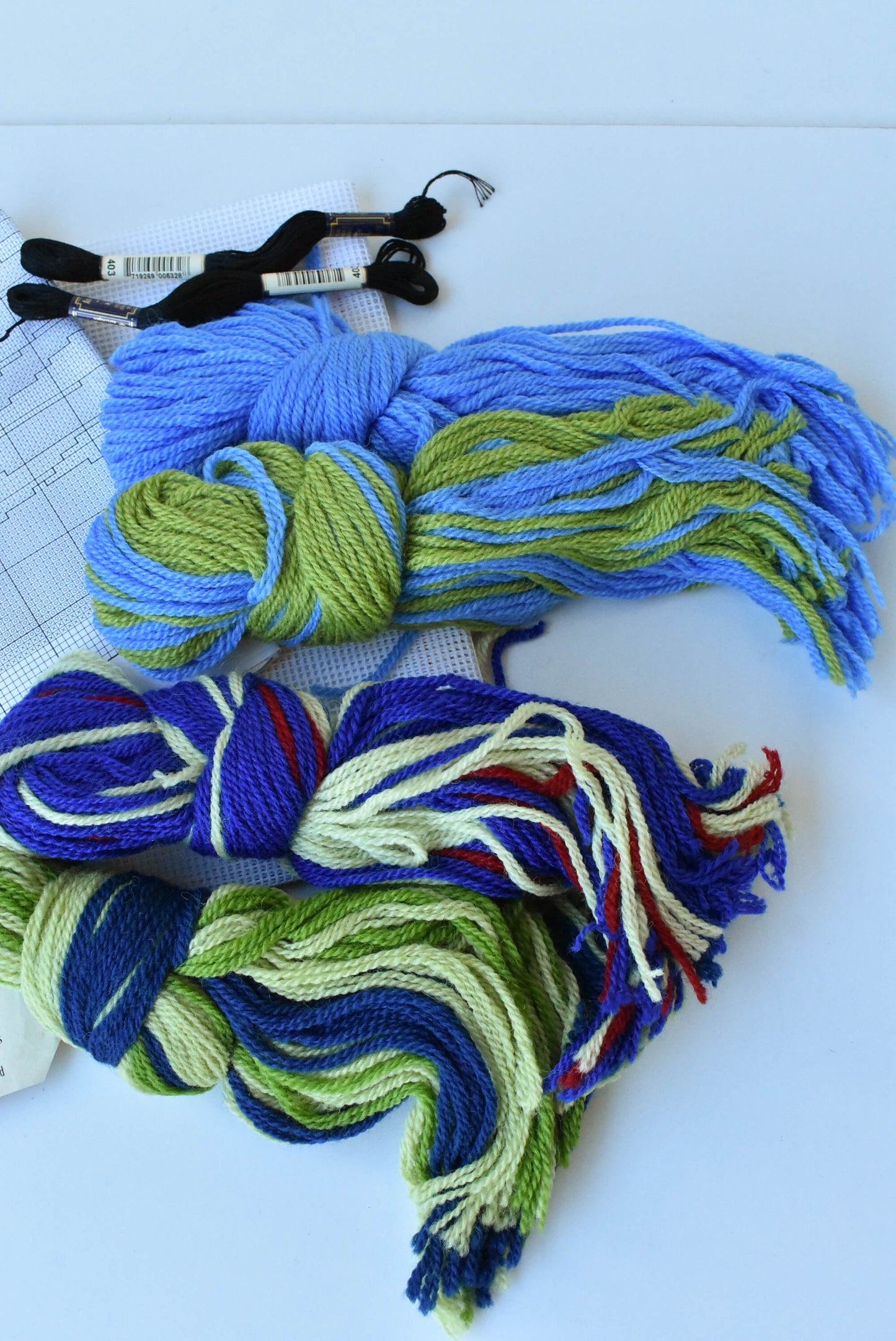 Needlepoint cushion kit