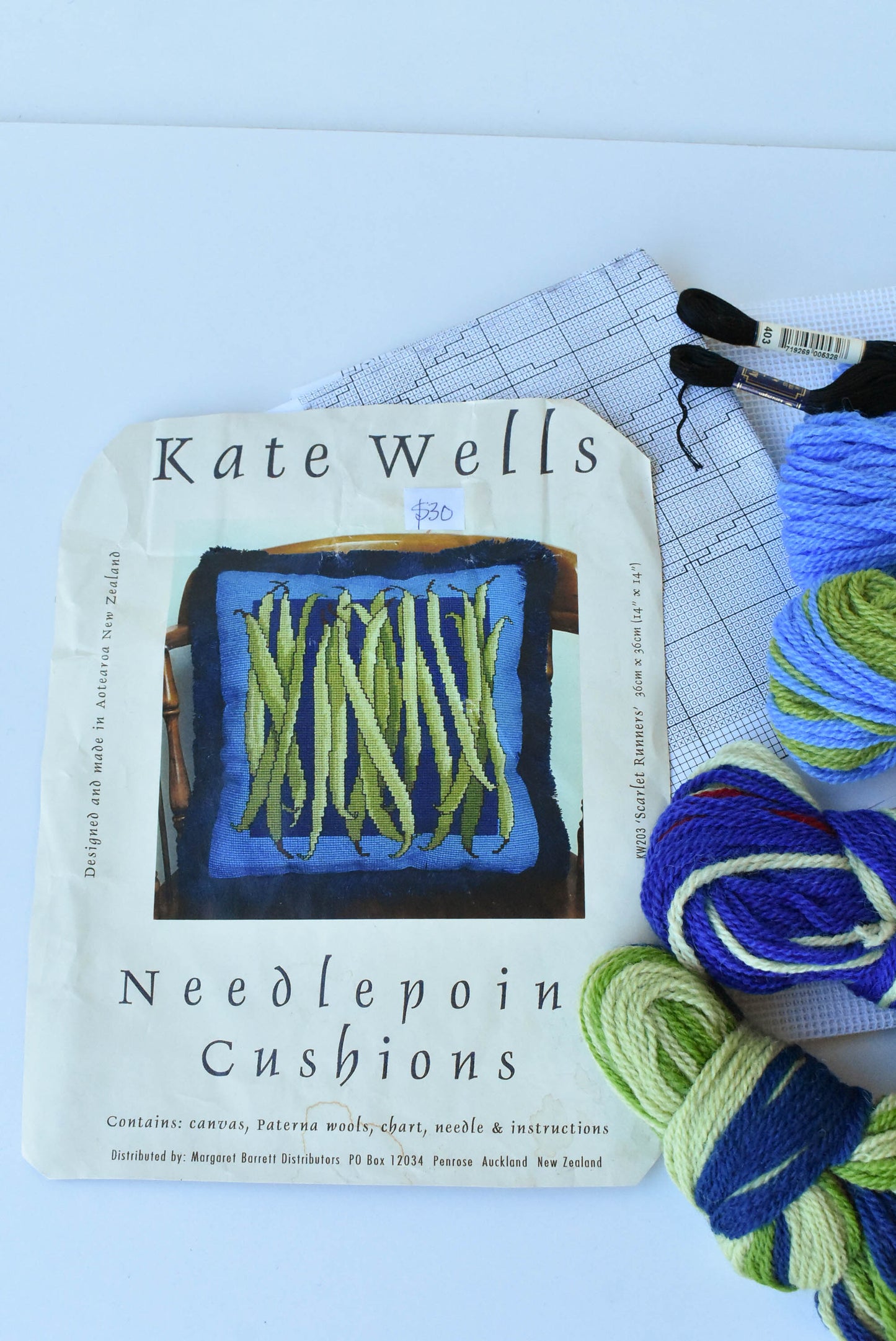Needlepoint cushion kit
