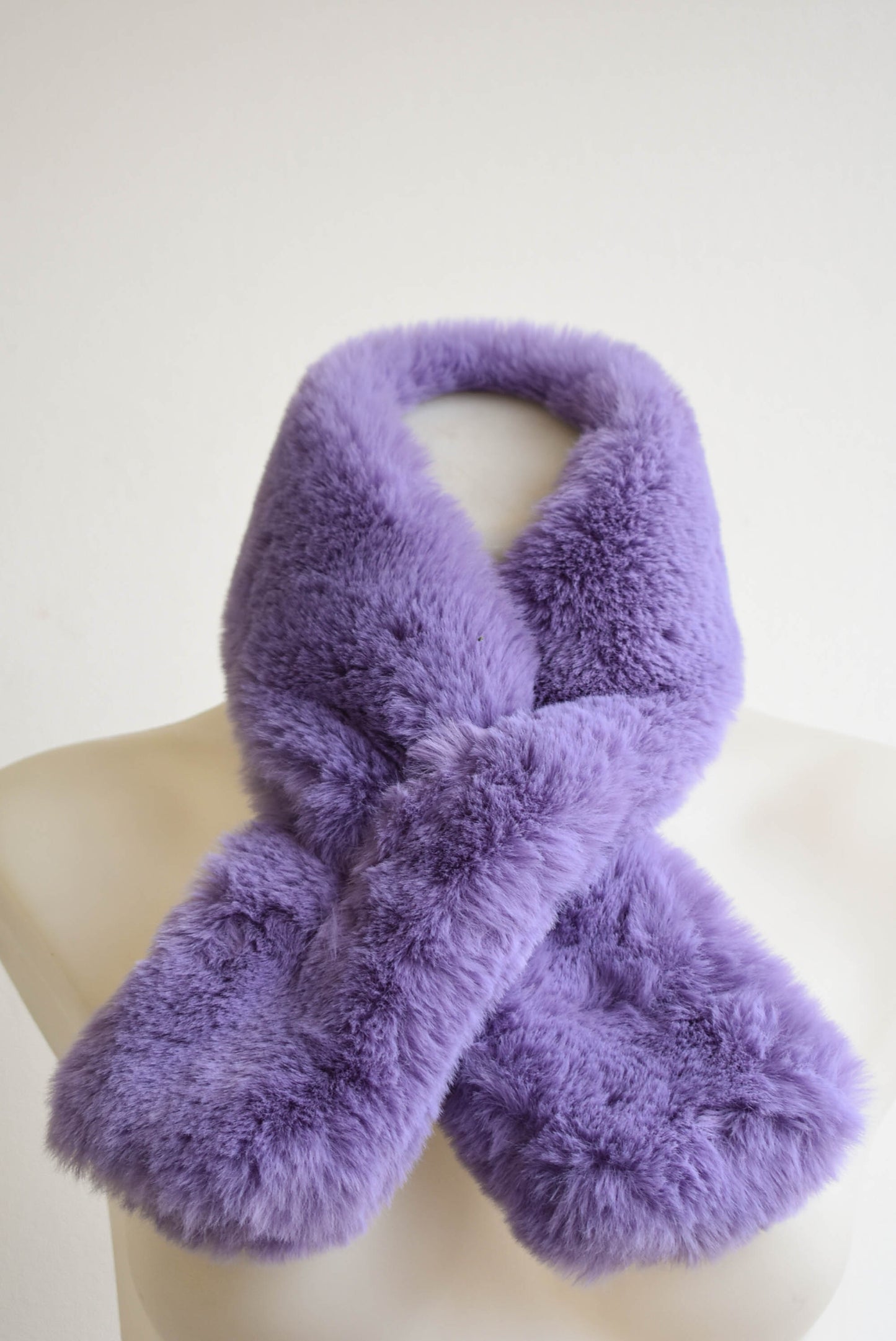 Lilac faux fur scarf