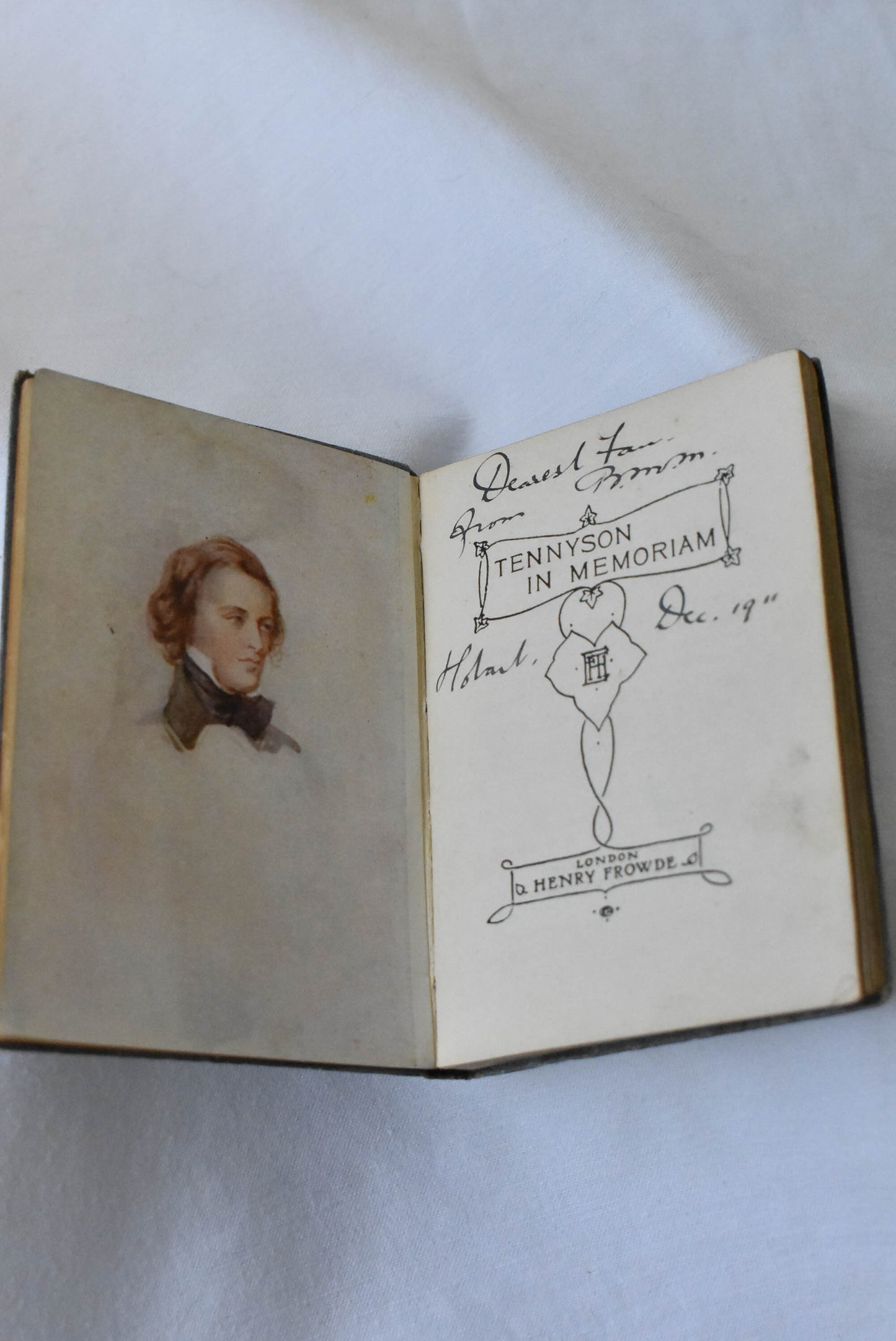 Tennyson's In Memoriam 1911 gilt-edged chapbook