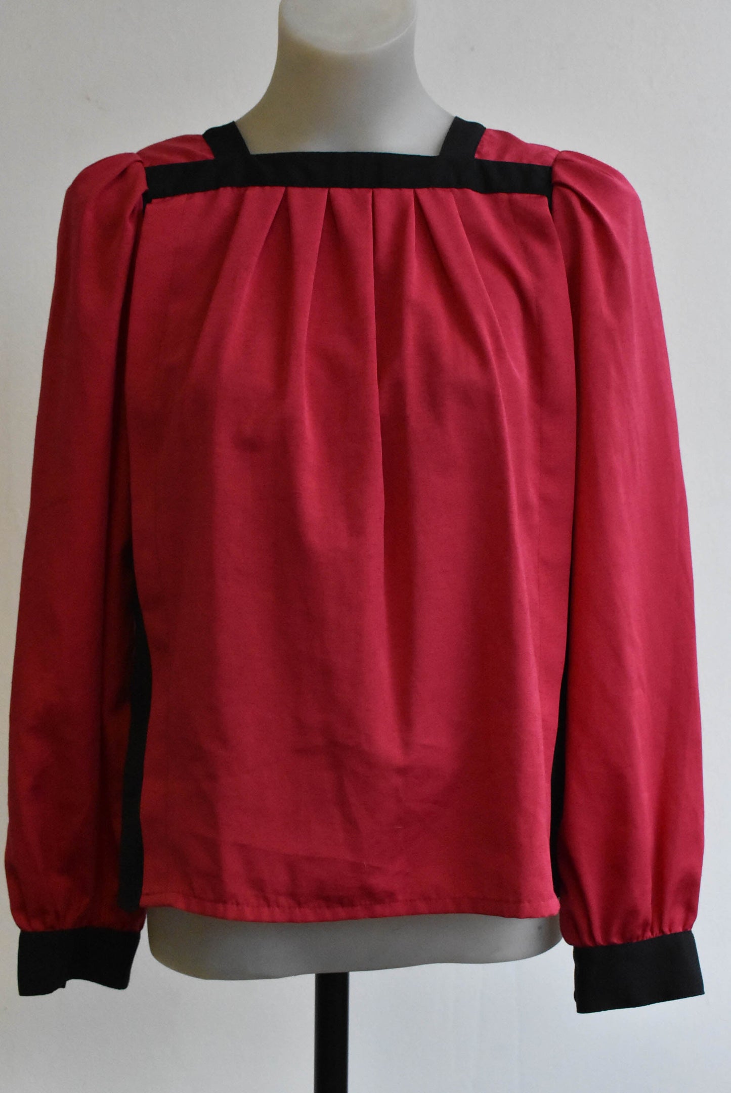 Peppertree sport red and black blouse