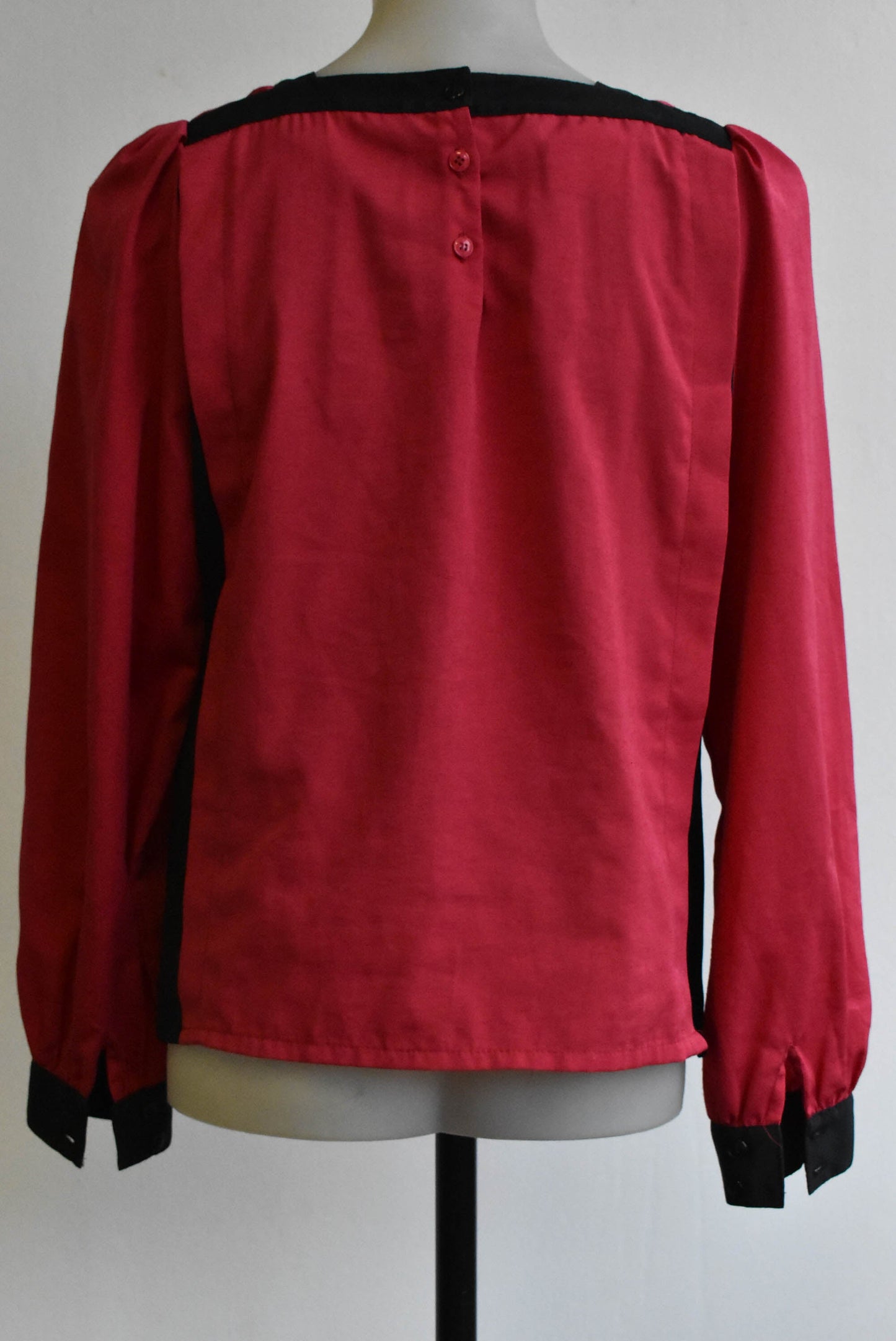 Peppertree sport red and black blouse