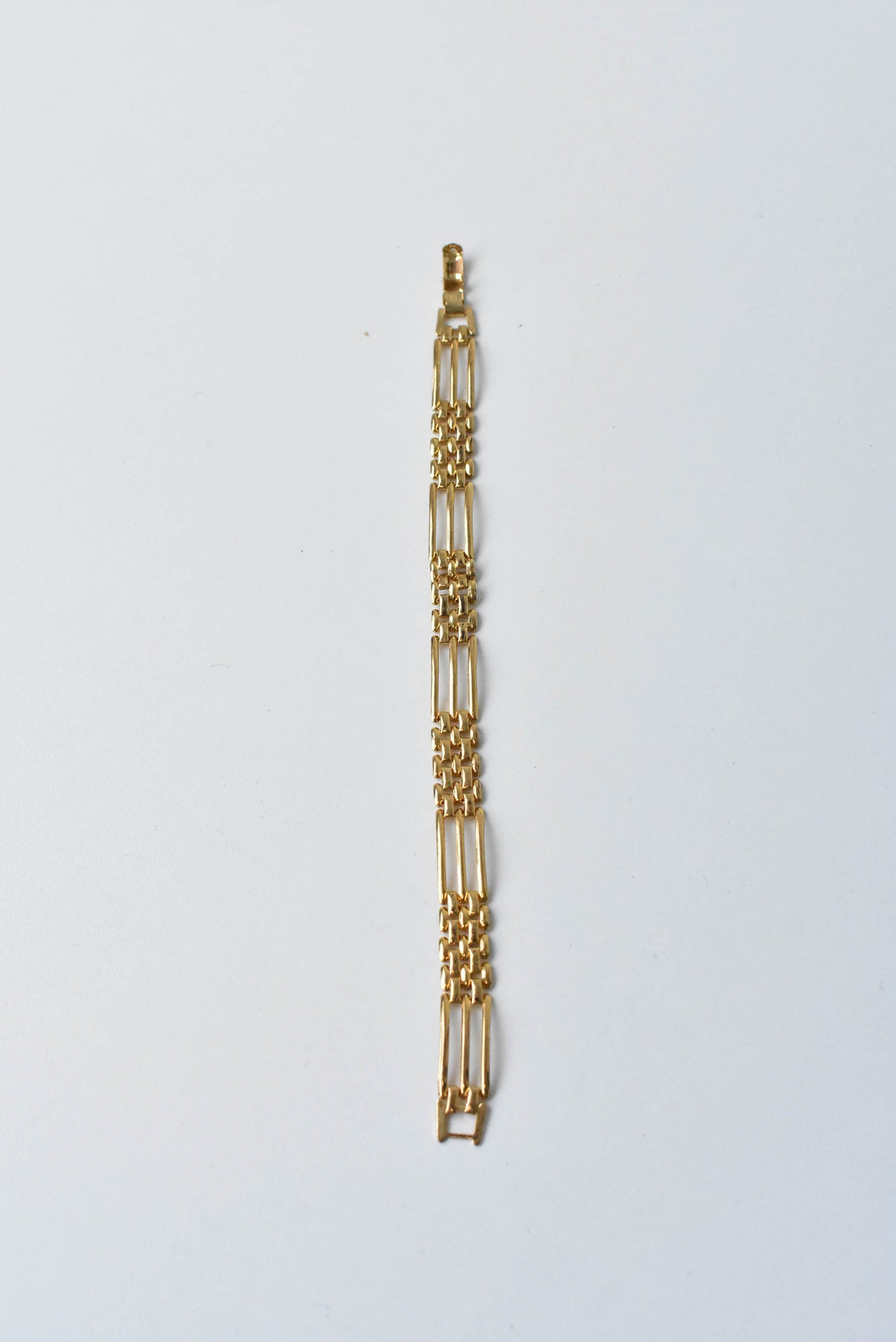 Retro gold tone bracelet
