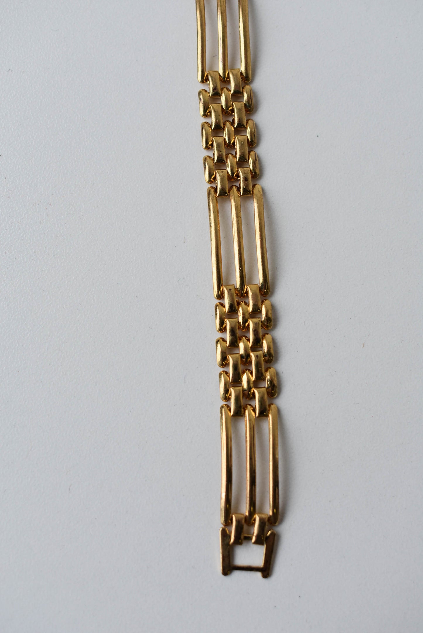 Retro gold tone bracelet