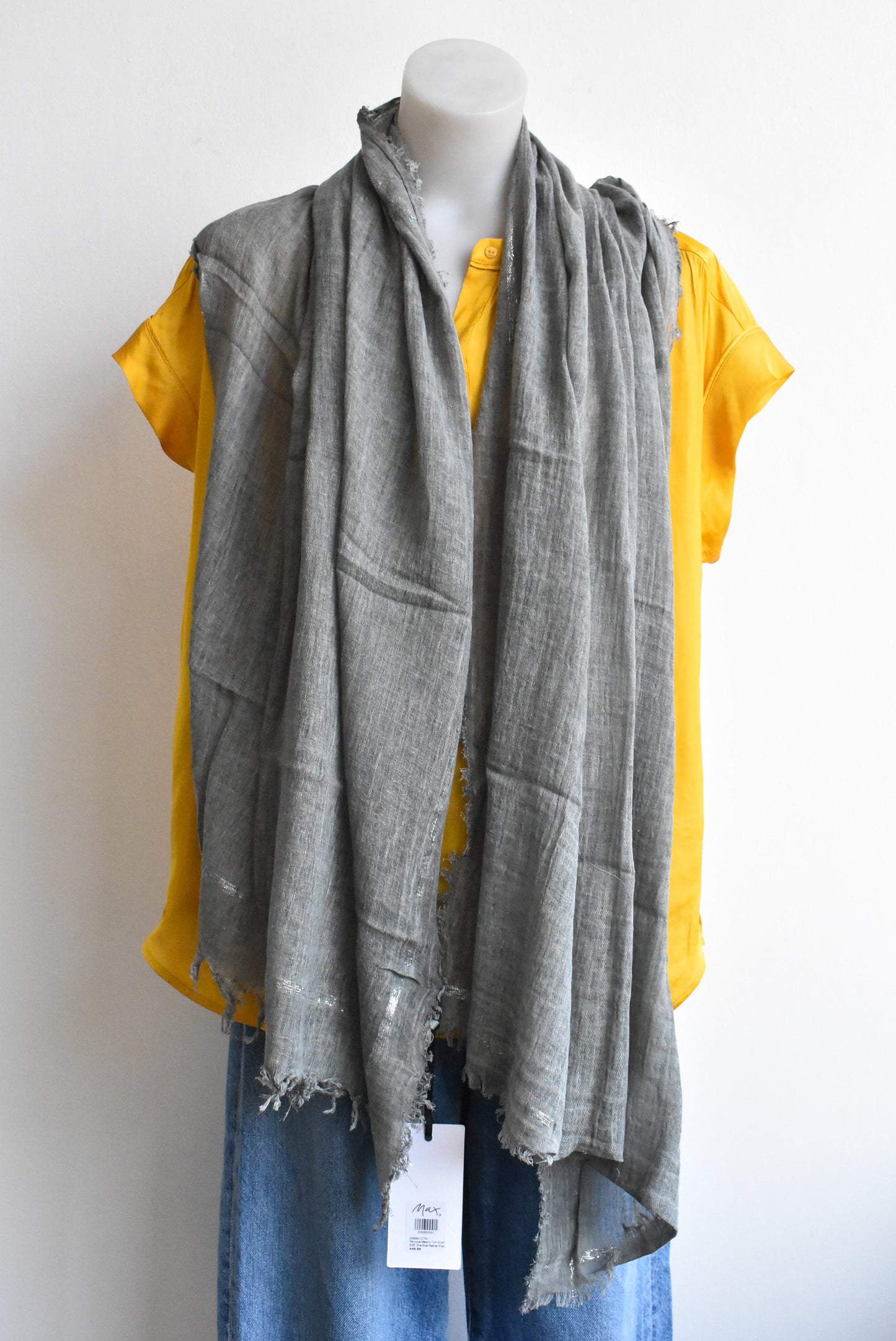 Max metallic trim scarf, NWT