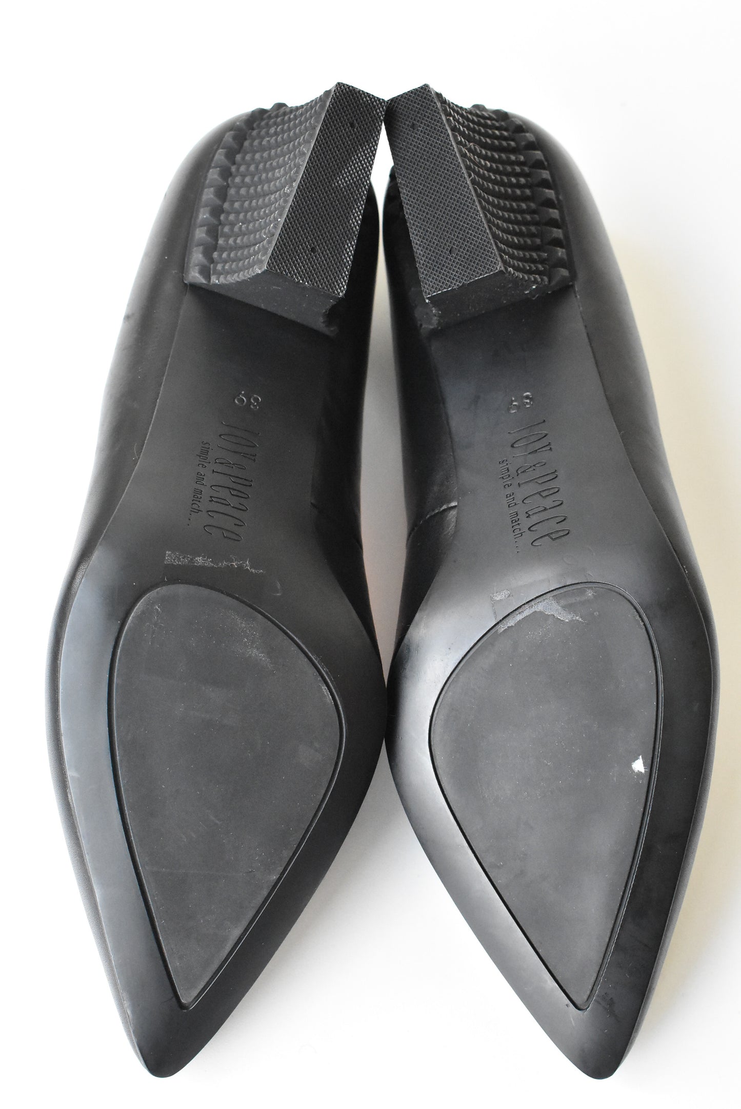 Nu By Neo black leather heels, size 39